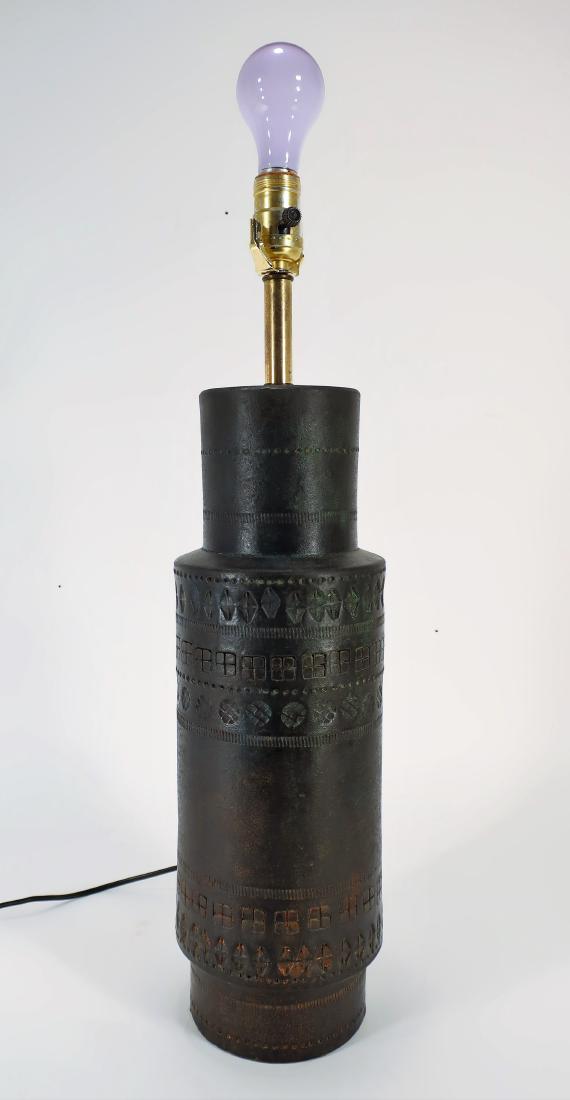 Incised Ceramic Lamp, Bitossi for Raymor, 1960's: A Midcentury Modern Pottery Table Lamp with matte and incised details, circa 1960s, Bitossi Italy for Raymor(LMIL5000)(TC)Dimensions: the ceramic portion is 18" H, to top of socket, 24" overall Proven
