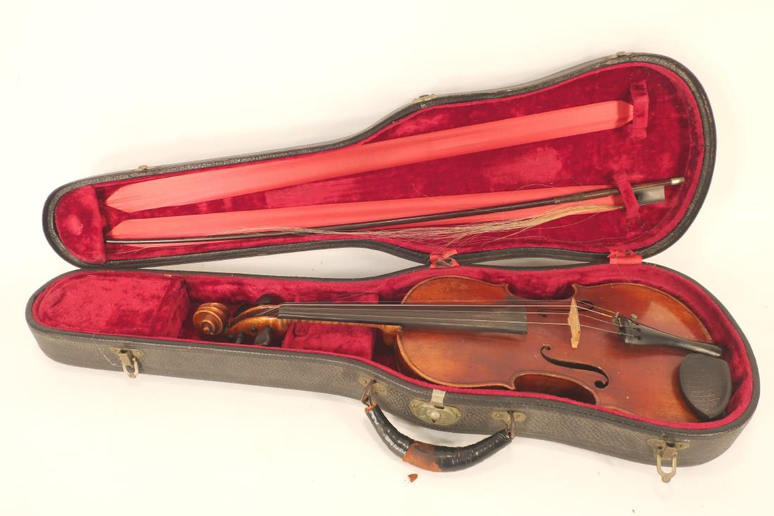 Heinrich Th. Heberlein,Jr. , Violin, Markneukirche (1 of 8)