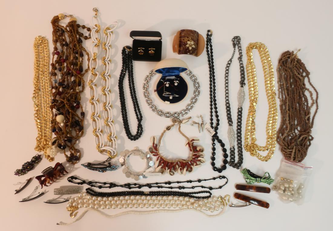 Mixed Costume Jewelry (1 of 3)