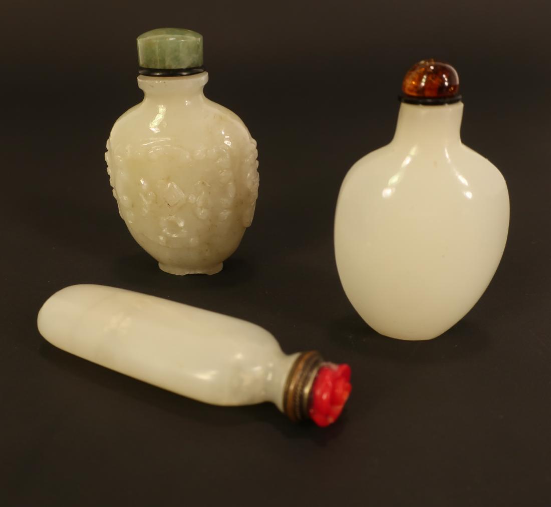 3 Chinese White Jade Snuff Bottles (1 of 4)