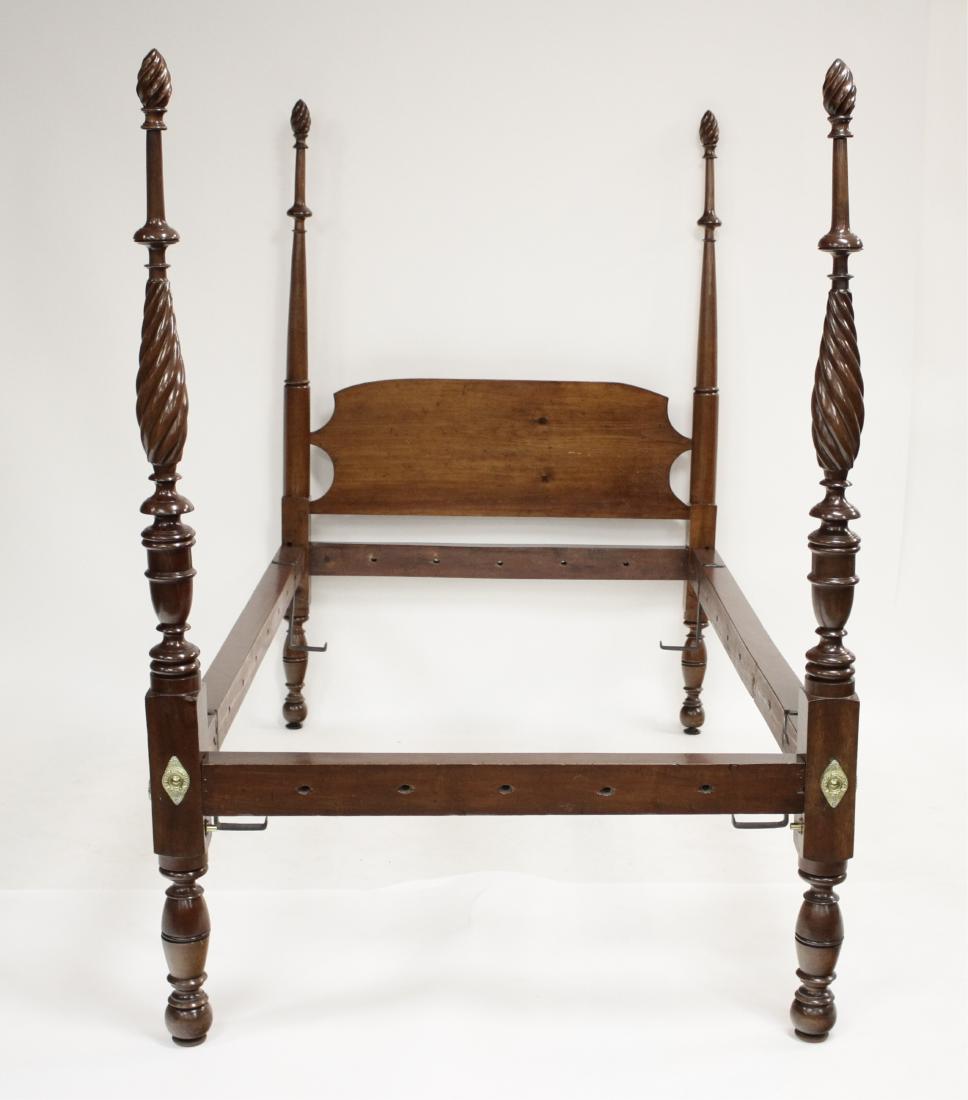 Late Federal 4-Poster 3/4 Bed, Am., 19th c. (1 of 8)