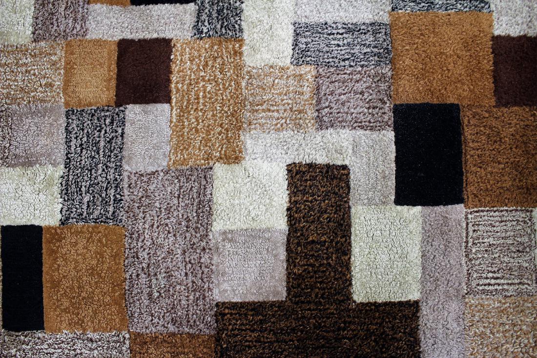 Mid Century Modern Edward Fields Geometric Rug: Mid Century Modern Edward Fields Geometric Wool Rug DIMENSIONS: 5'-10" x 6'-9" We encourage all bidders to obtain shipping quotes before placing bids. (QWILT316) (MM)