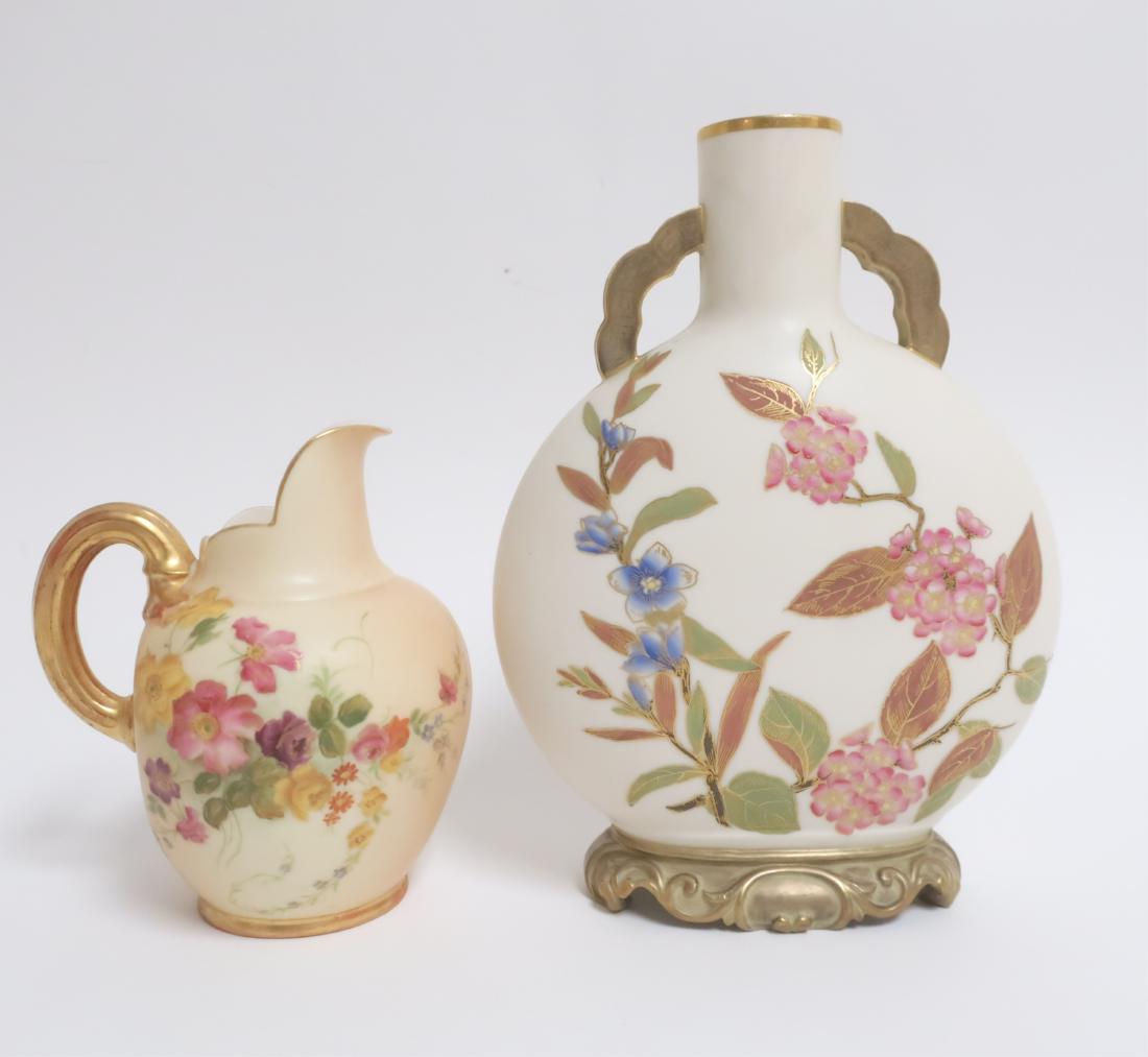 Two Worcester Porcelain Pieces (1 of 2)