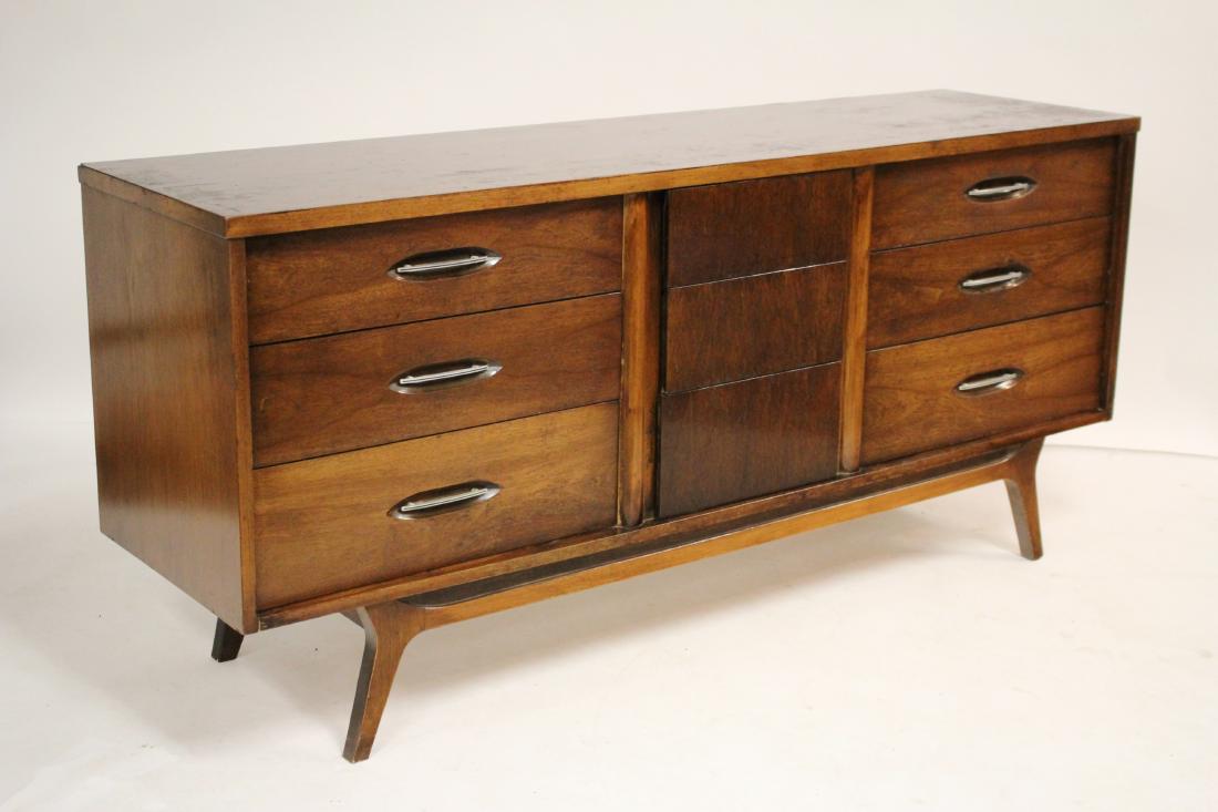 Mid Century Modern 9 Drawer Wooden Dresser: Possibly Drexel Dimensions: 30"H x 66"W x 18"D (MORT6504)(MM)
