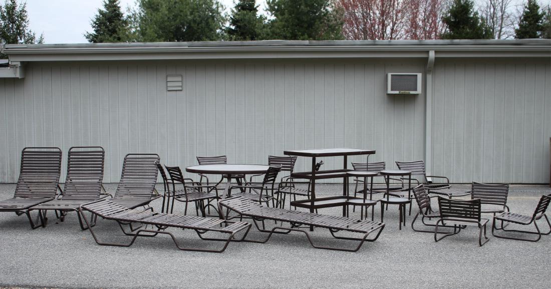 25 Pcs. Brown Jordan Style Outdoor Furniture: 25 Pcs. of Brown Jordan Style Metal/Plastic Outdoor Garden Furniture, includes 2 armchairs with ottomans, 4 low beach chairs, 1 bar,4 small side tables, 54"round dining table, 6 dining arm chairs, 3 a