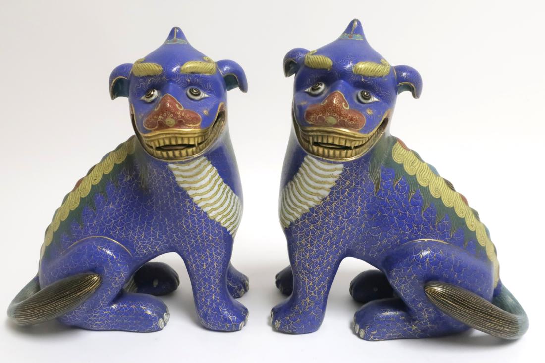 Pair of Cloisonne Foo Dogs: Seated with turned heads. Note: this lot is being re-auctioned due to non paying bidder Michael Andreini of Stillwater, MN. 13 H x 10.5 W (HINC6403/2)(WT)