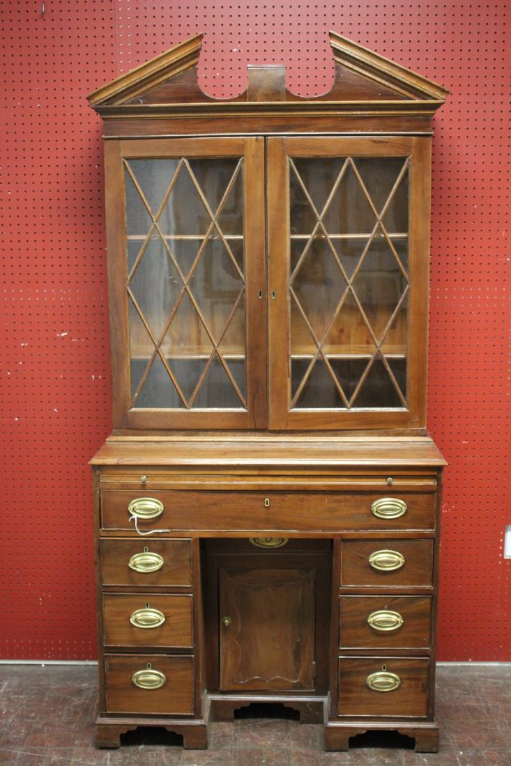 Late Georgian Mahogany Kneehole Desk, E 19th C.: Provenance: purportedly Star & Co NYC per estate appraisal. 78 H x 38.5 W x 18.5 D Property from the Estate of Rosalie Coe Weir (ROCO8469)(WT)