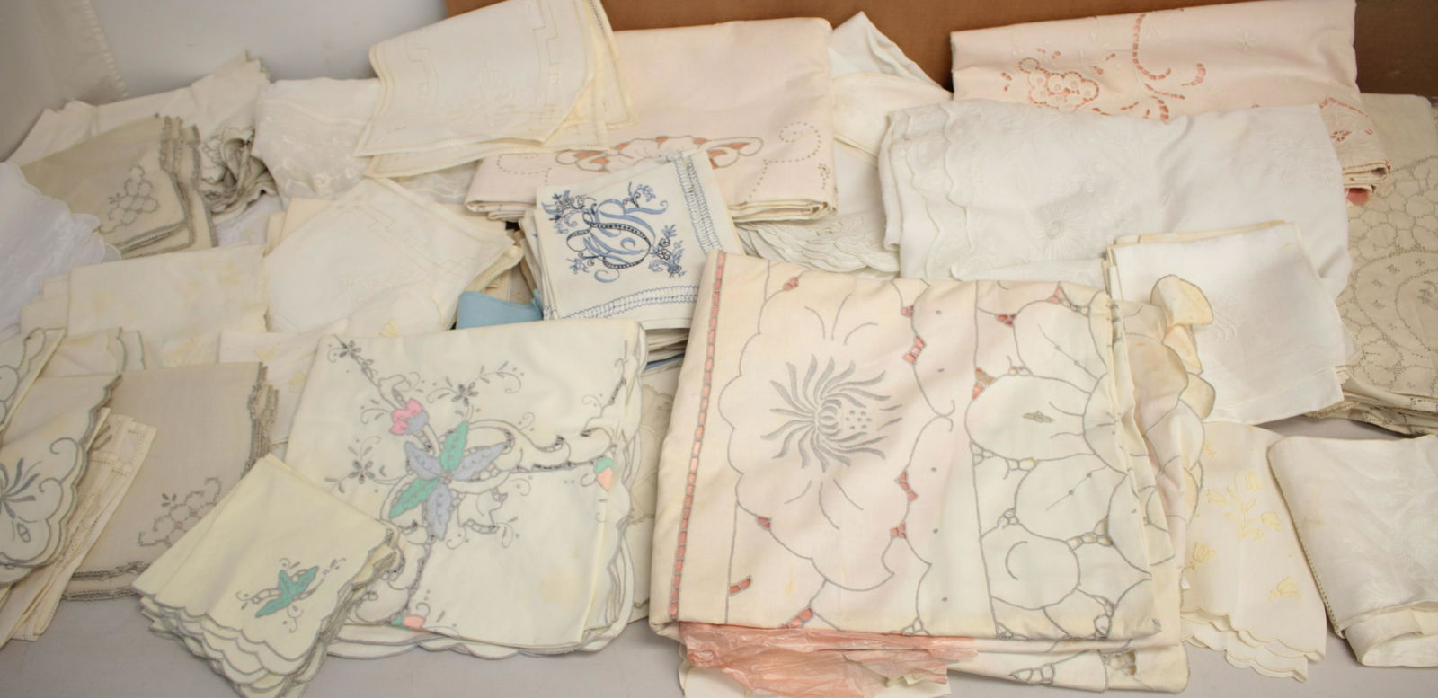 Collection of Table Linens, Place Mats, Napkins (1 of 7)
