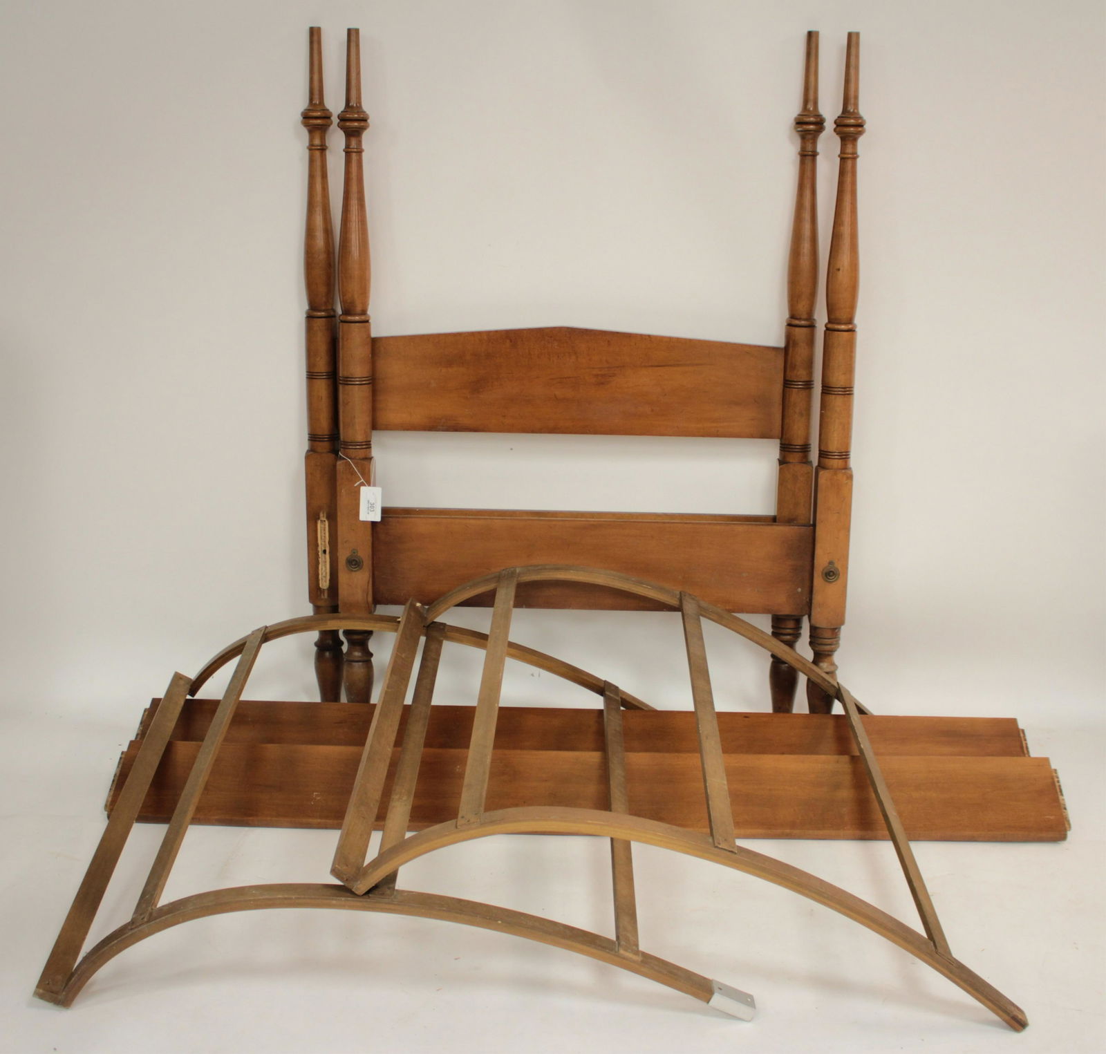 Old Sturbridge Village Reproductions 4 Poster Bed (1 of 2)