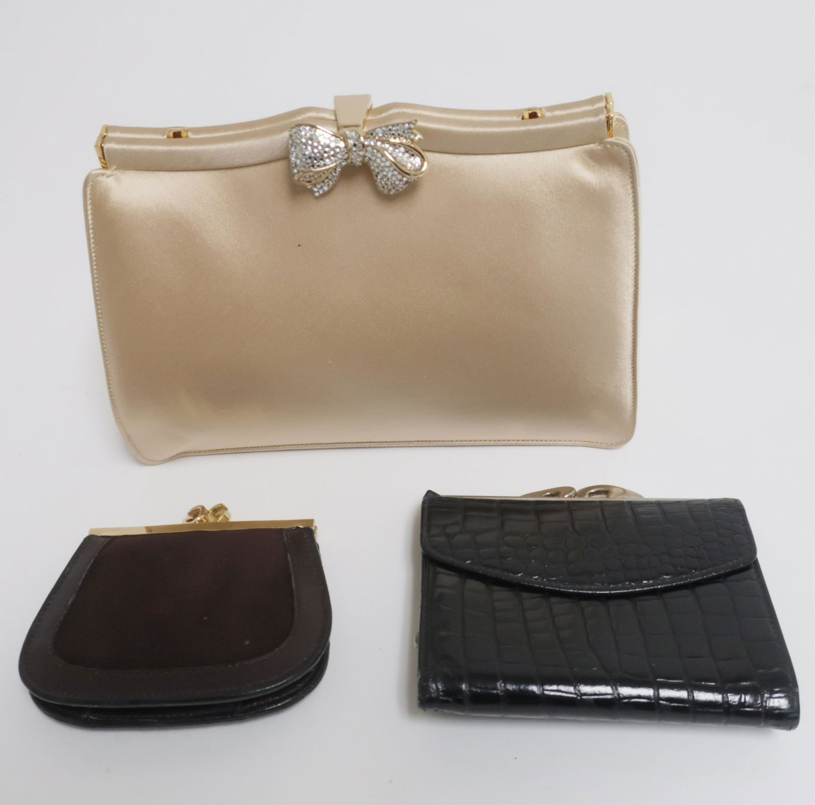 Judith Leiber Bag, Gucci & Mundi coin purses (1 of 4)