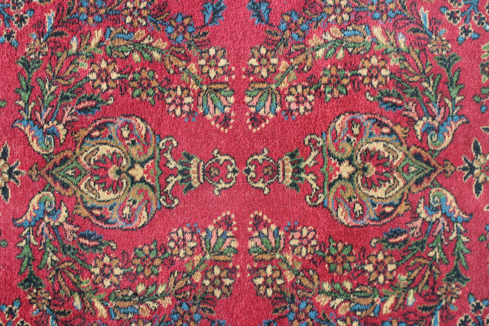 Machine made Sarouk Style Red Runner (1 of 4)