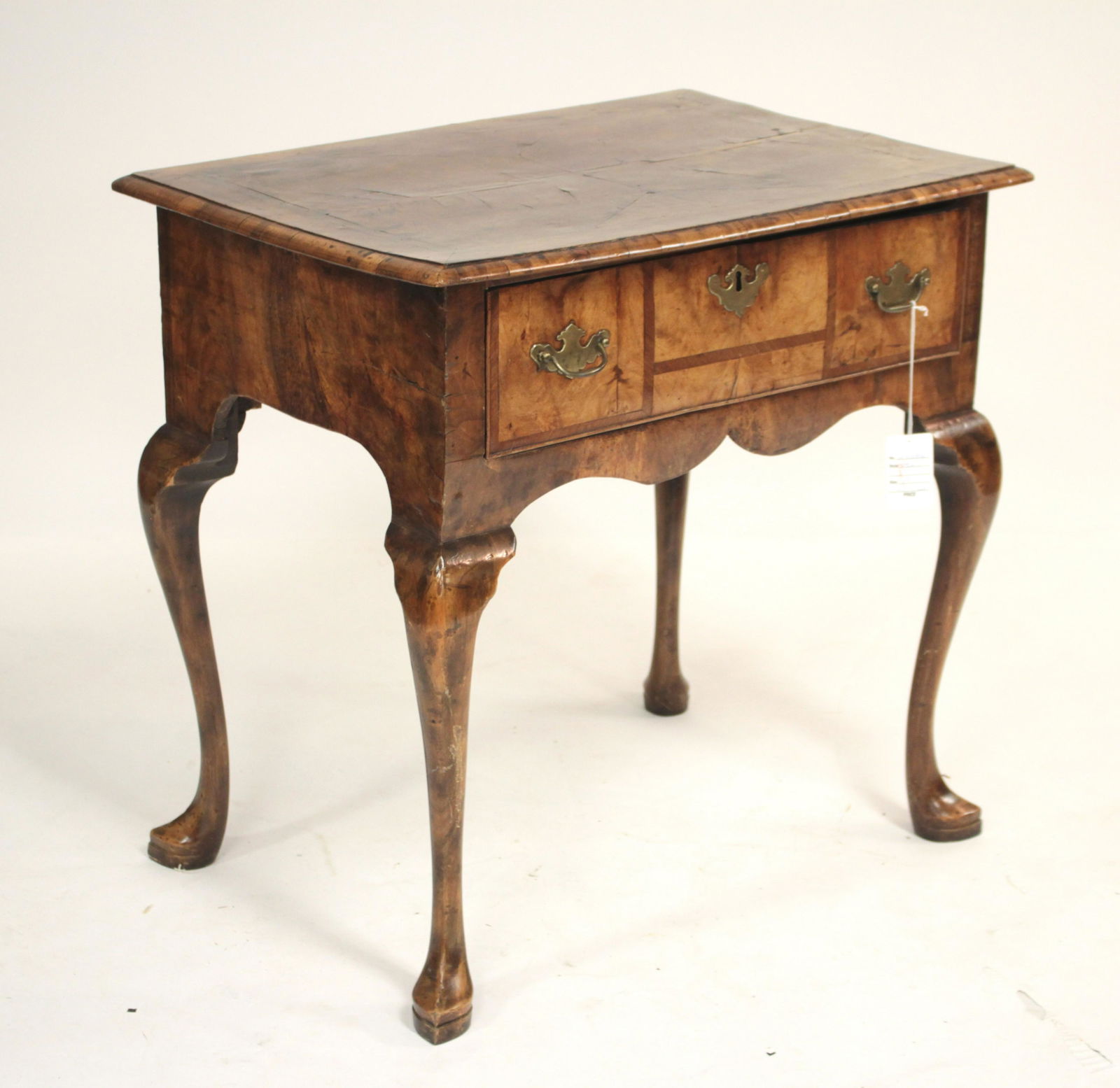 Queen Anne 1/4 Veneered Walnut Low Boy: 27 H x 27.5 W x 19.25 D (QSHER405)(WT)