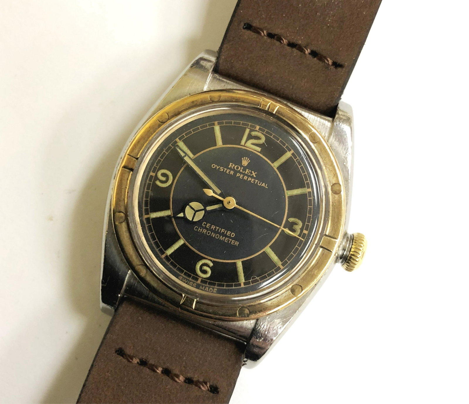 Rolex Oyster Perpetual, c 1940s: Two tone vintage Rolex with bubble back. Ref # 3372, case # 429315. 17.5 lug to lug (ALAR331)(EL)
