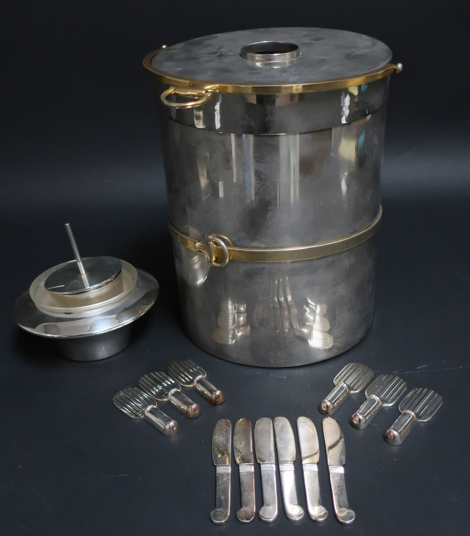 Christofle Silverplate & Gucci Champagne (1 of 6)