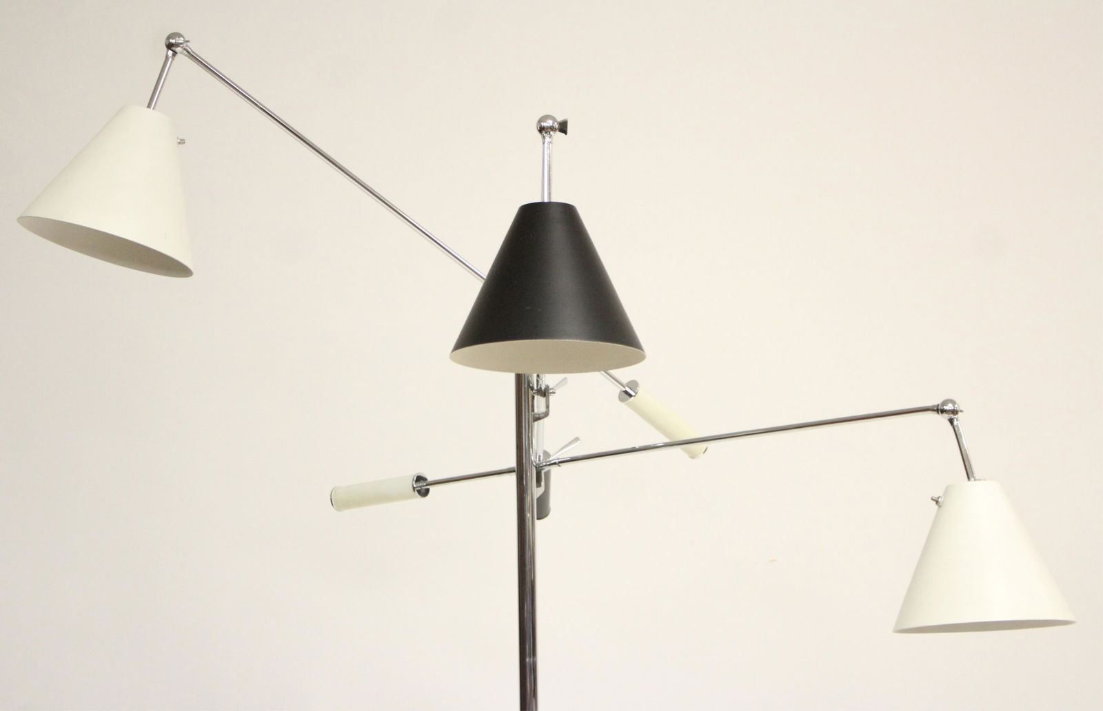 arredoluce triennale floor lamp