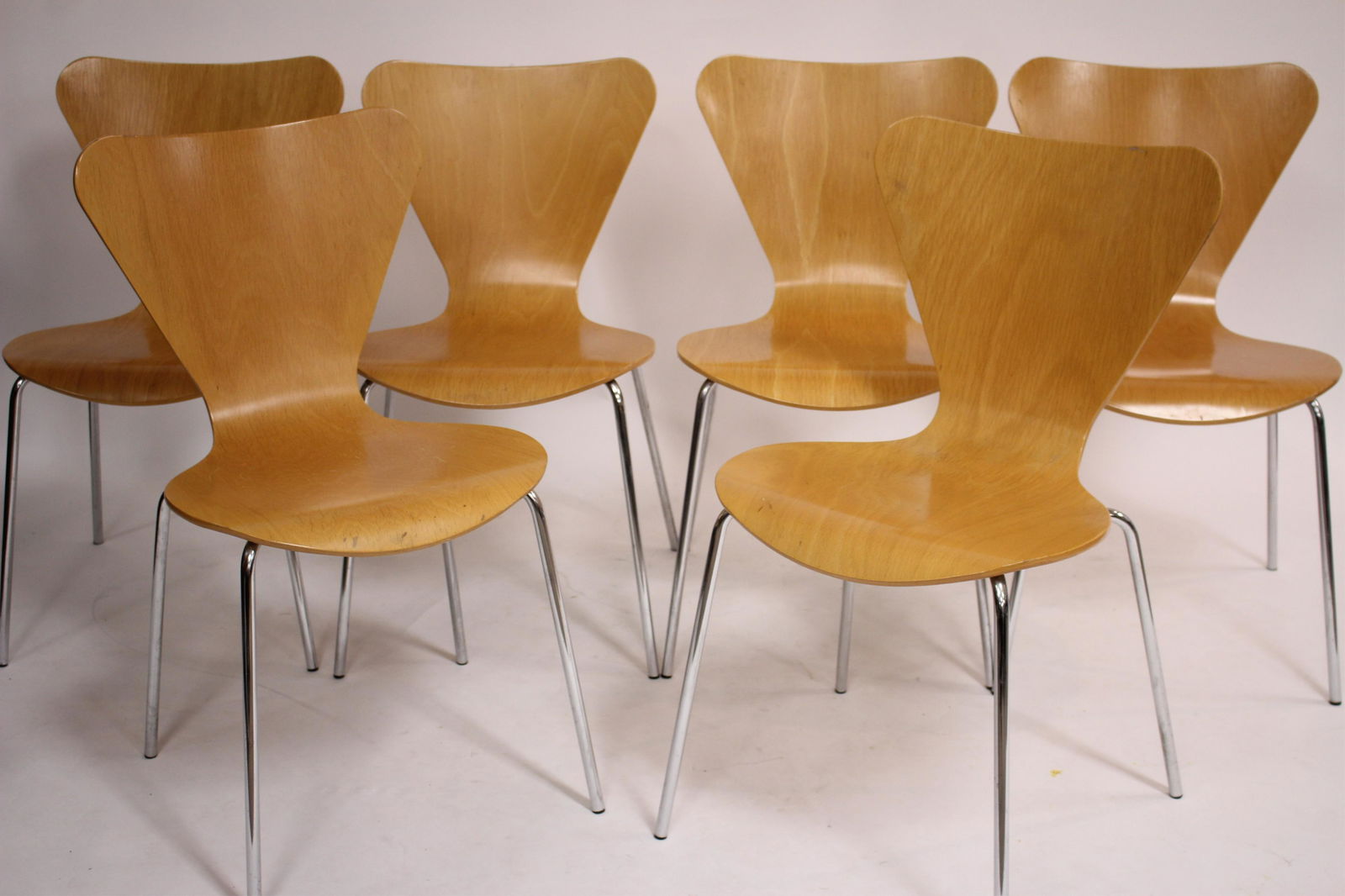 6 Arne Jacobsen Series 7 Chairs, made in Italy (1 of 6)