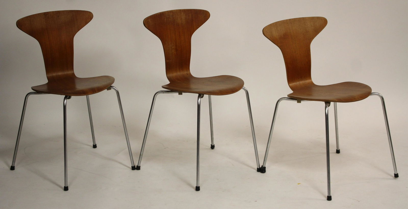 3 Arne Jacobsen for Fritz Hansen Series 7 Chairs (1 of 6)