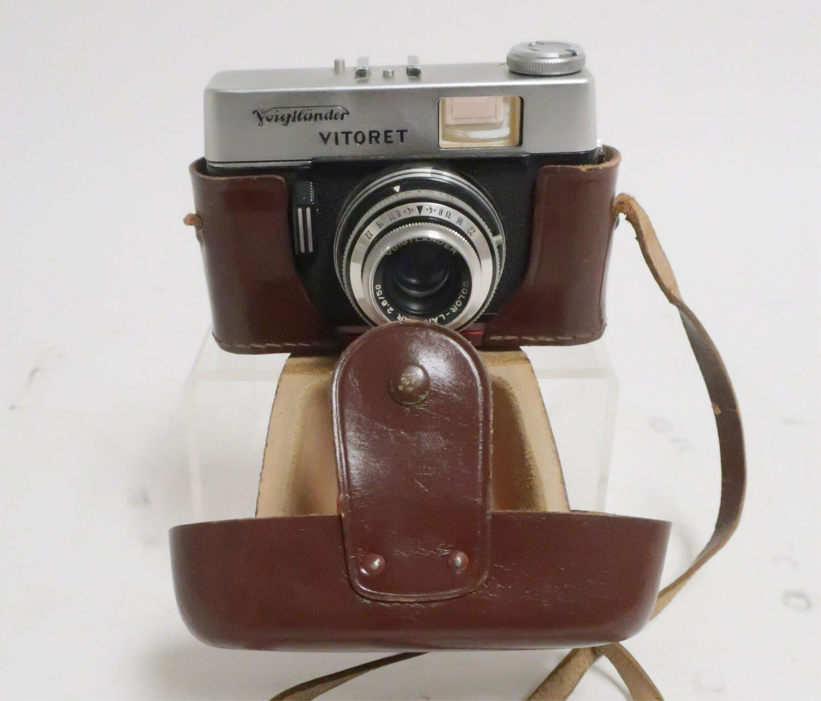 Voigtlander Vitoret 35 mm Camera 2.8/50 Lens: Dimensions: 5.5 by 4"