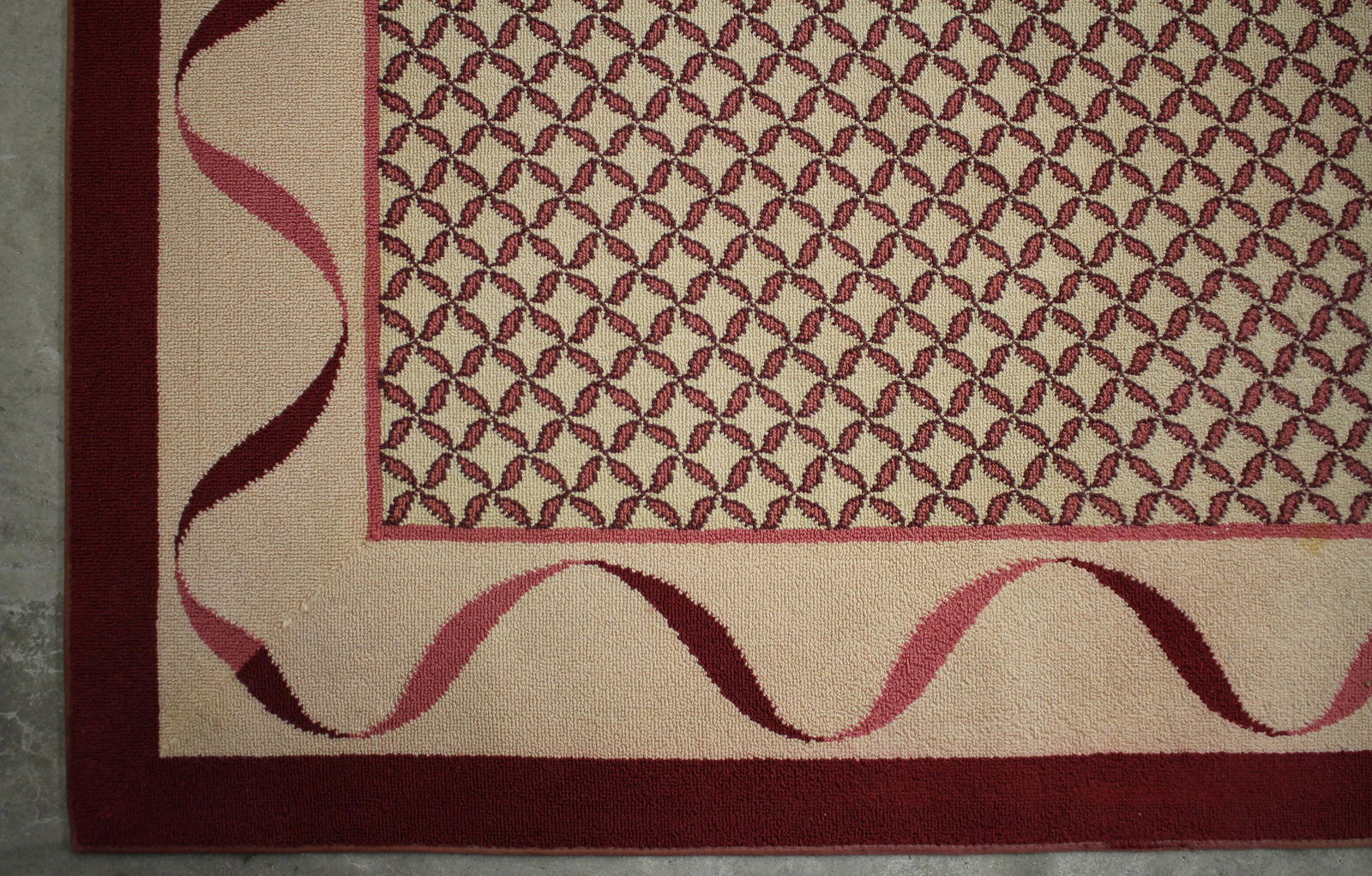 Custom Decorator Trellis & Ribbon Pattern Carpet (1 of 7)