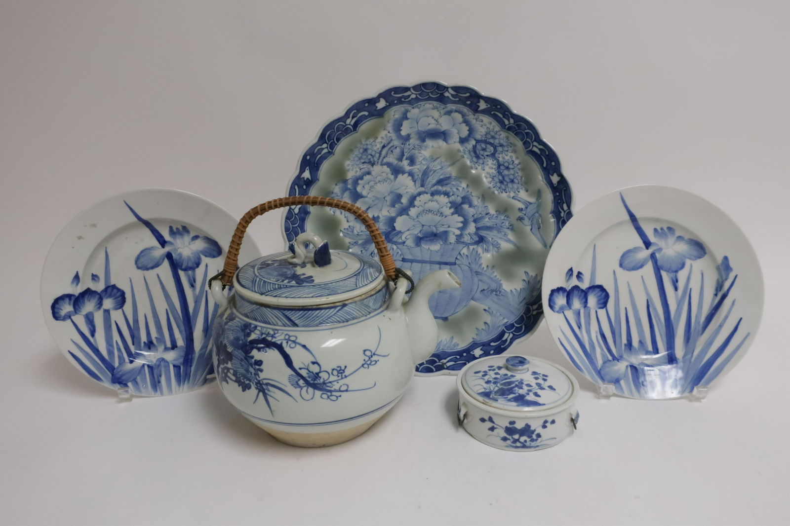 Group of 5 Chinese Blue/White Porcelains (1 of 7)