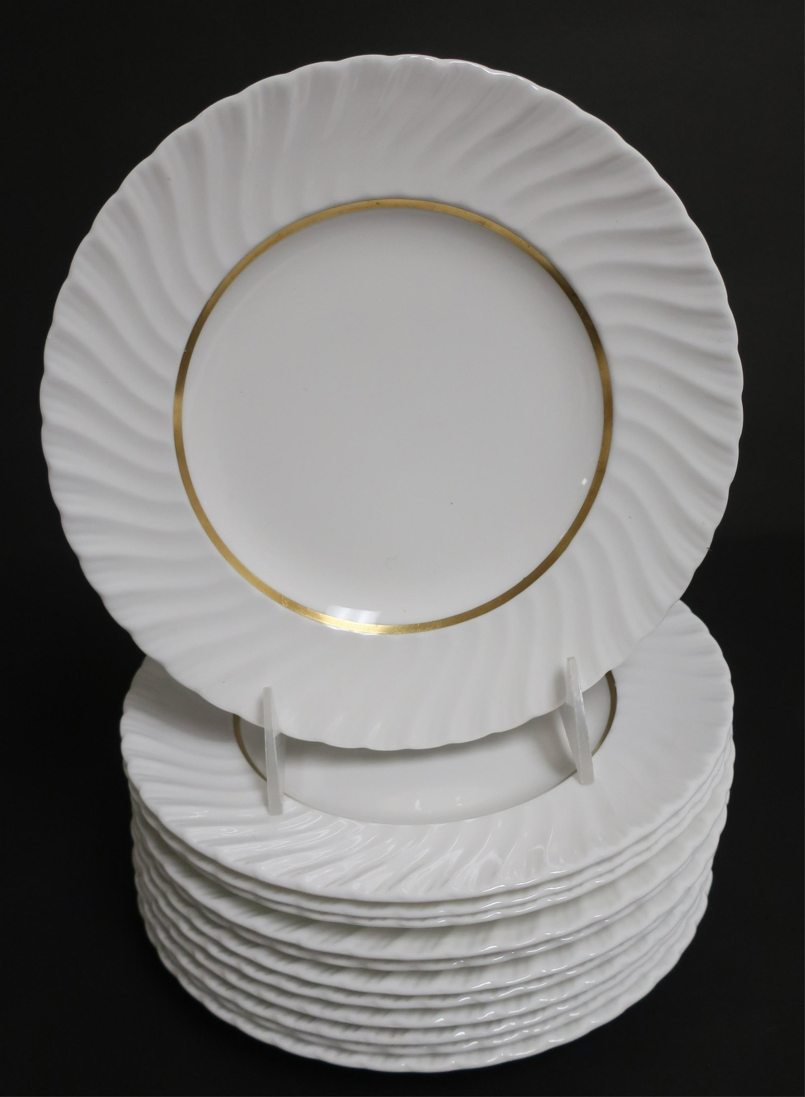12 Royal Worcester Luncheon "Mayfair" Plates: White pinwheel rim with gilt line. Dimensions: 8" dia. (QDRIC125/12)(JP)