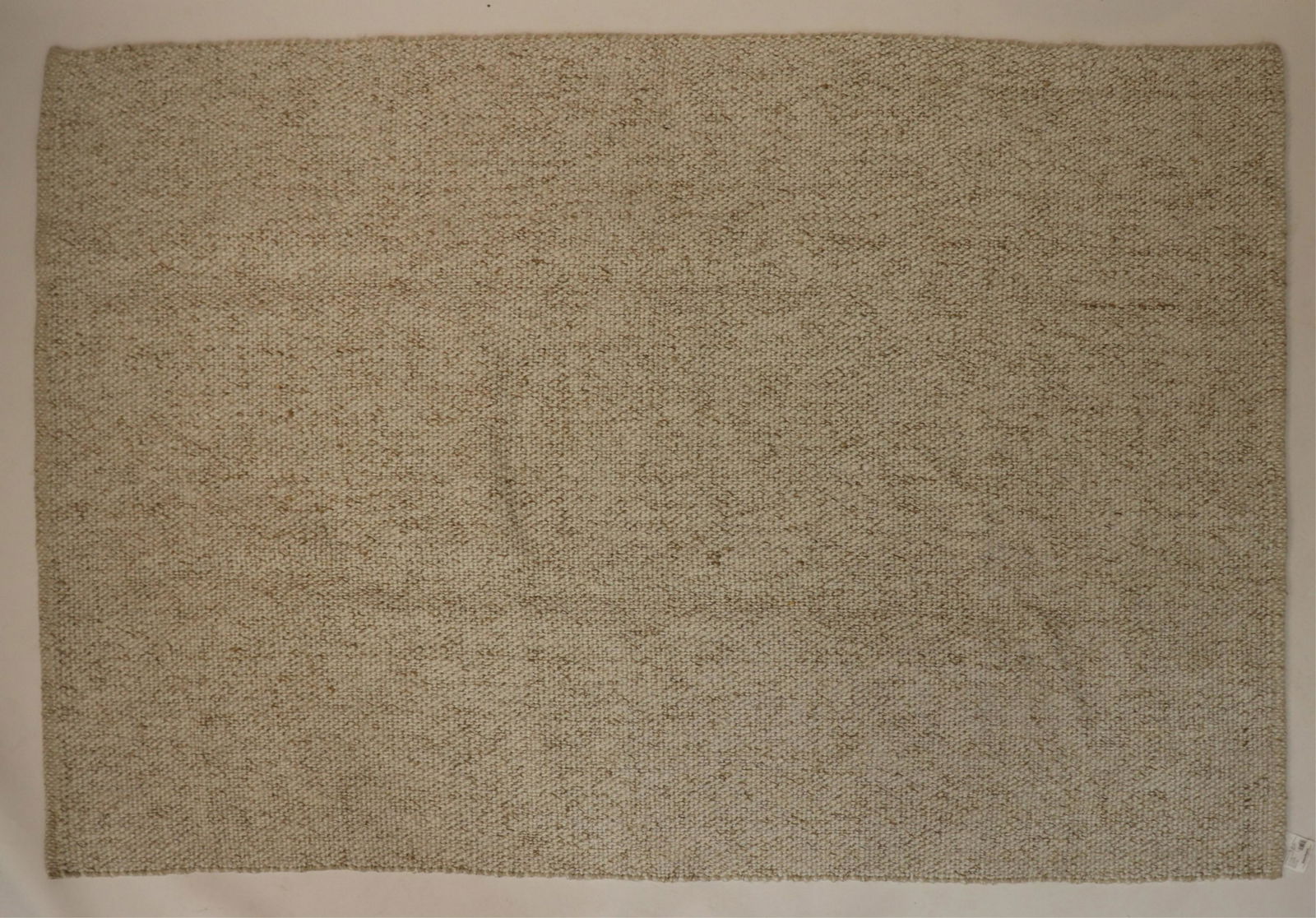White Machine Made Rug (1 of 3)