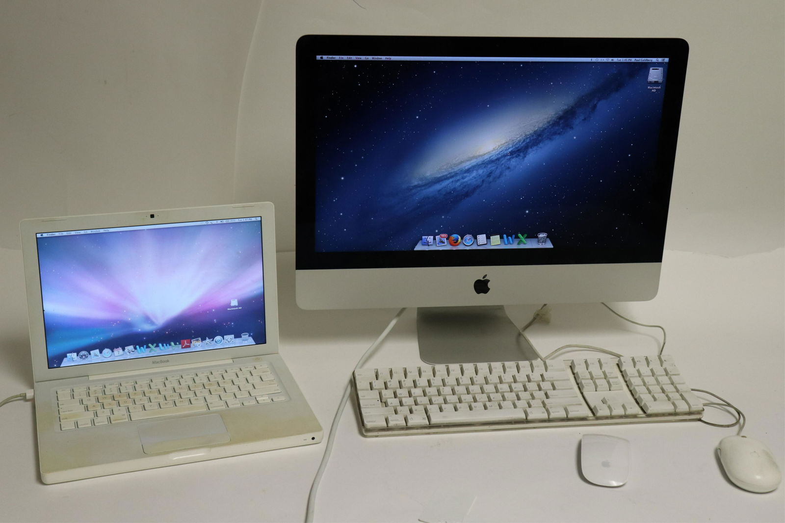 Apple Computers - iMac and Macbook (1 of 3)