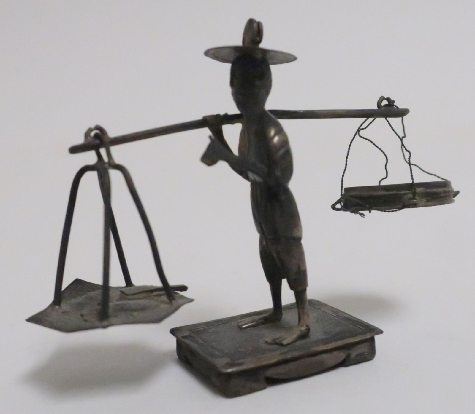 Lee Yee Hing, Tiny Chinese Silver Export Figure (1 of 2)
