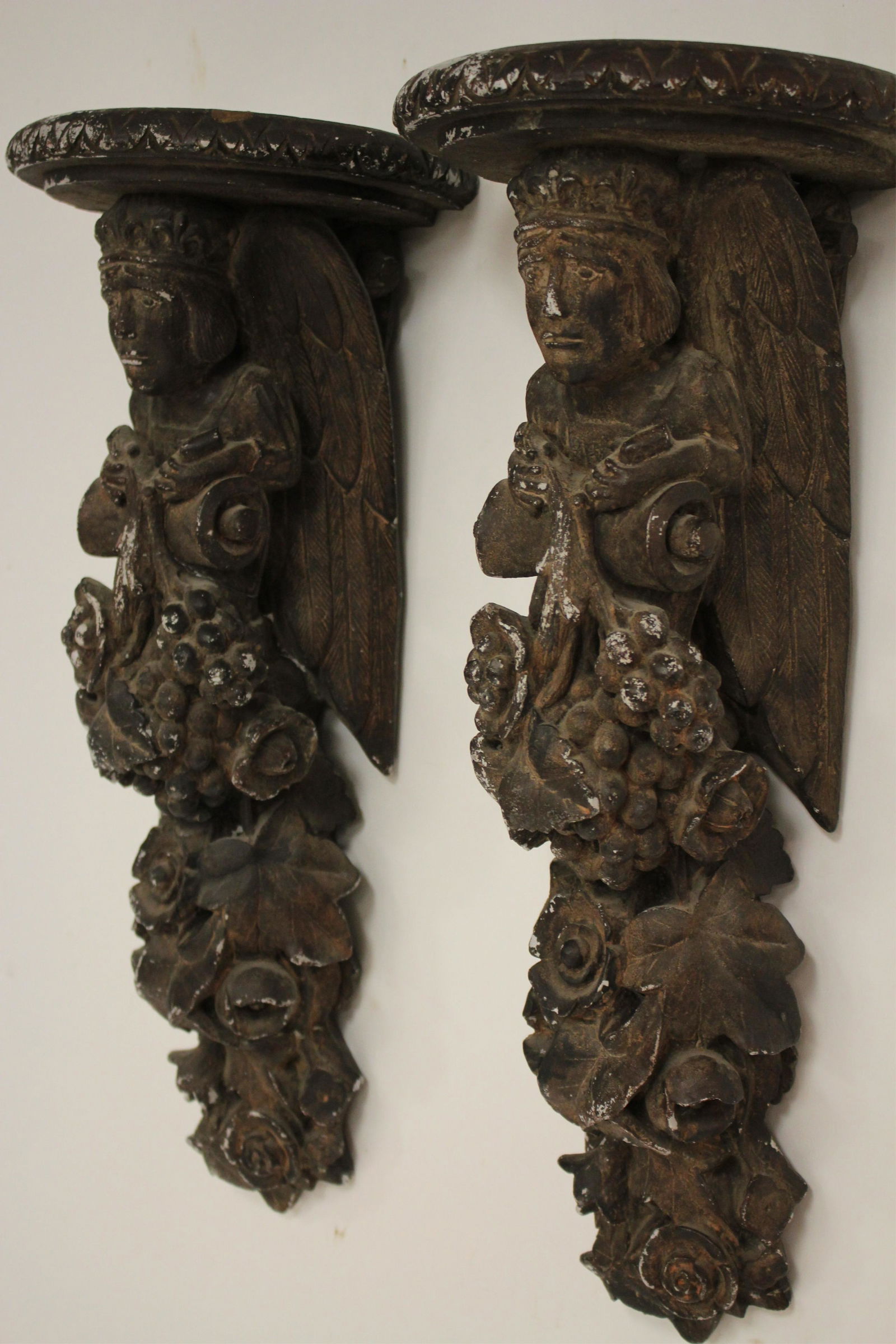 Pair of Baroque Style Figural Wall Brackets (1 of 4)