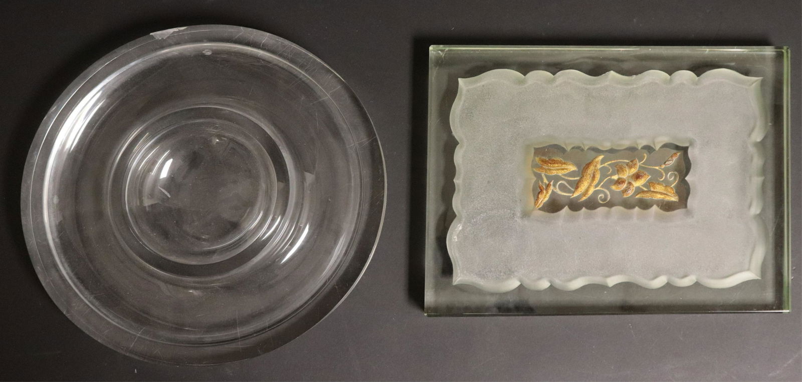 Colored Glass Surtout de Table & Centerpiece (1 of 4)