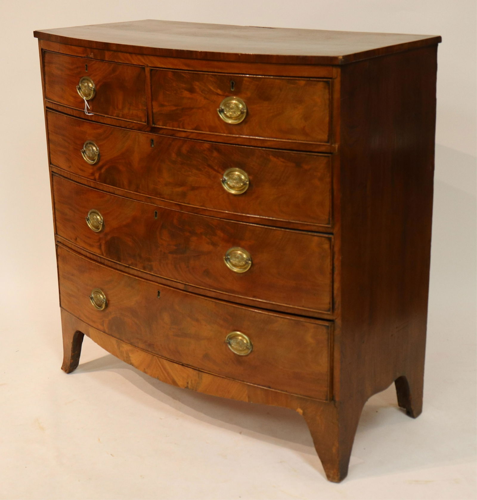 George III Mahogany Bowfront Chest: George III Mahogany Bowfront Chest (QUNP2716)(WT) Dimensions: 41" H x 41" W x 0 1/2" D