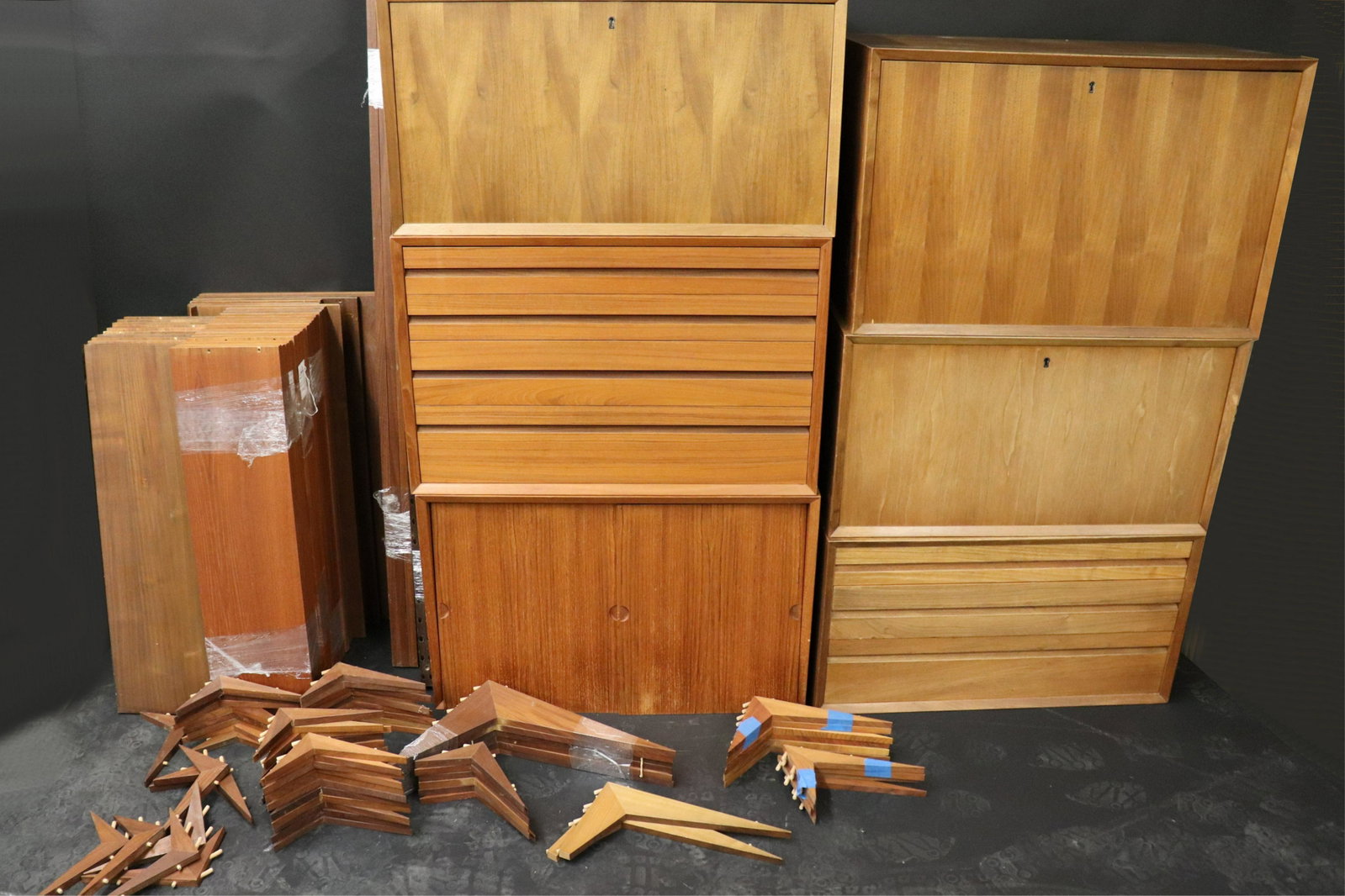 Midcentry Modular Wall Unit: Cataloging to come.