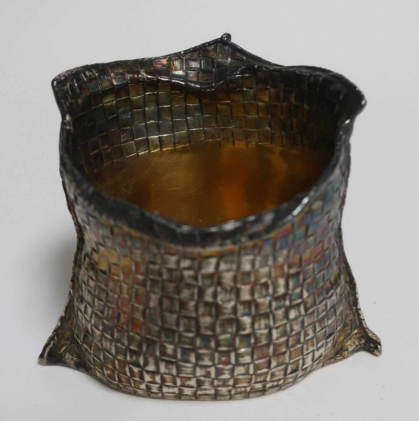 Buccellati Sterling Silver & Silver Gilt Basket: Buccellati Sterling Silver & Silver Gilt Small Basket. 7.14 ozt (DORI2926)(WT) Dimensions: 3 1/8" H x 3 1/2" W