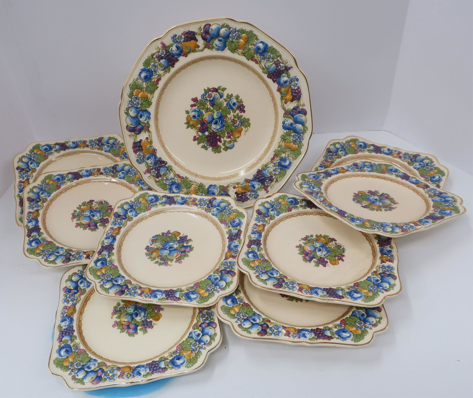 Crown Ducal Florantine Pattern Dessert Set (1 of 2)