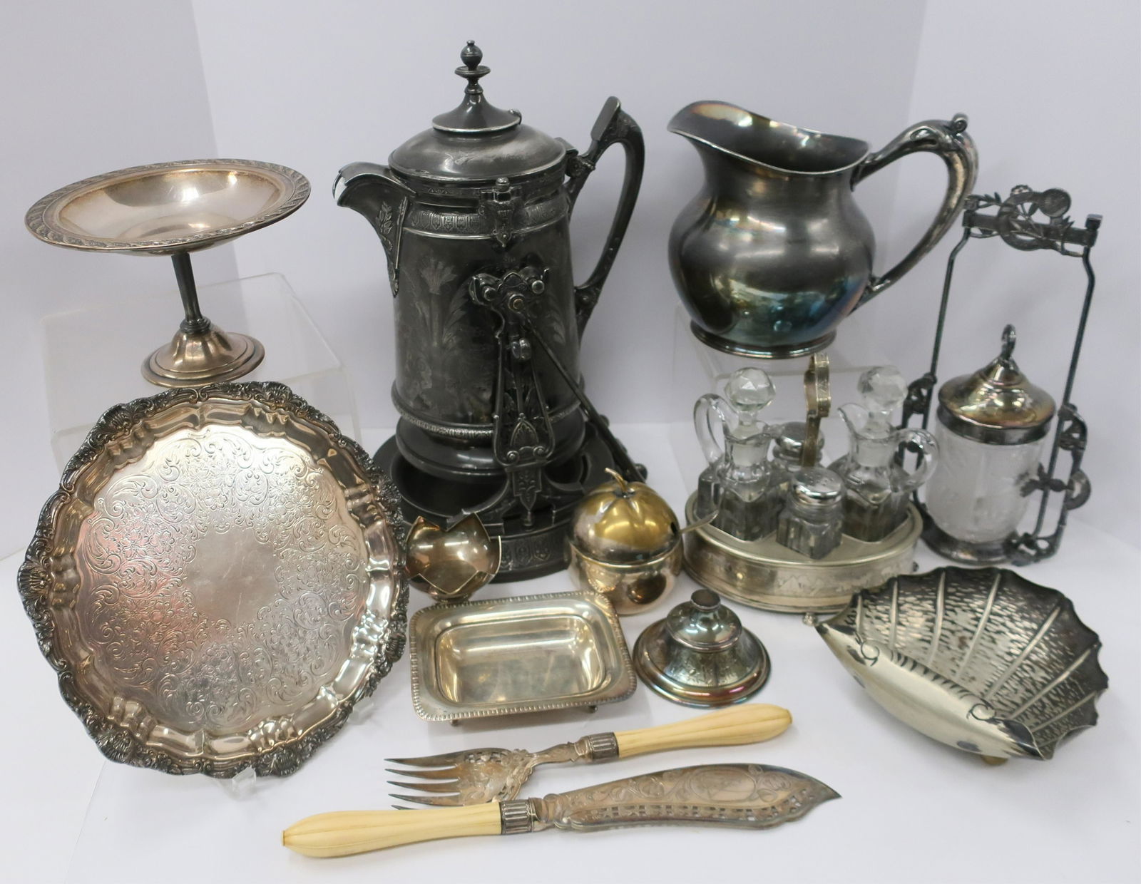 Group Silverplate Items (1 of 1)