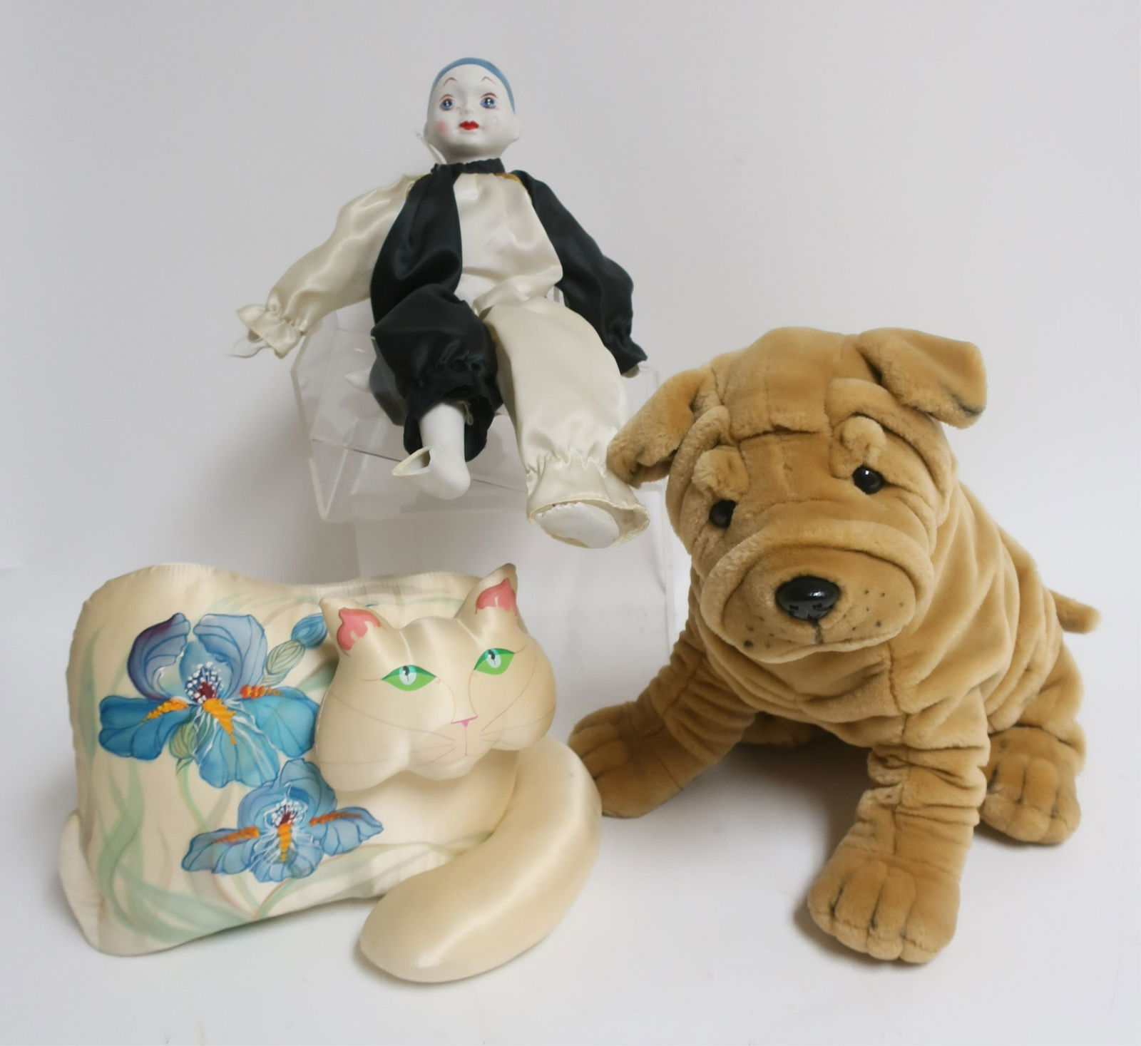 3 Animal items; Jan Feenstra Cat Pillow (1 of 2)