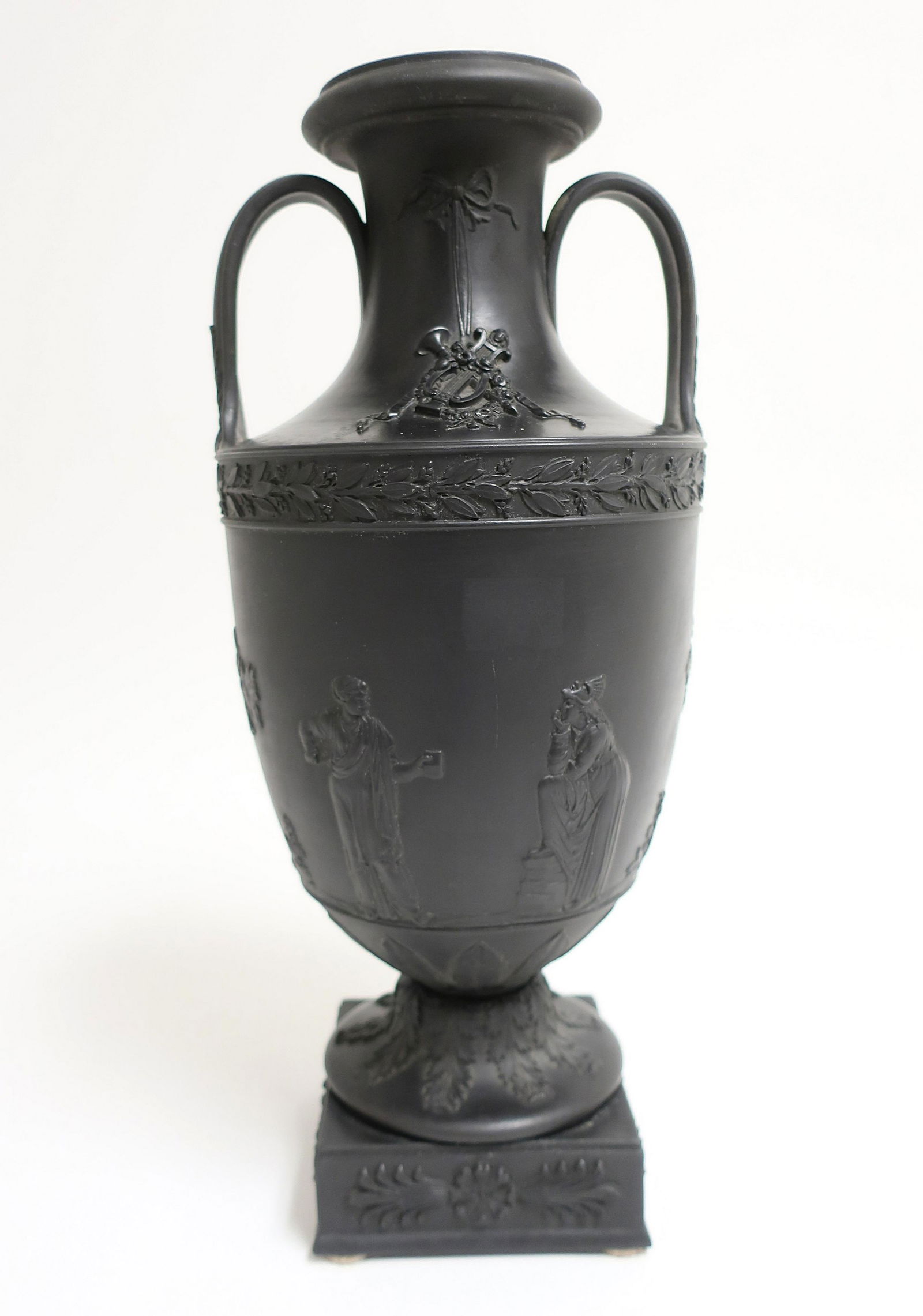 Wedgwood Basalt 2-Handled Vase on Plinth (1 of 4)