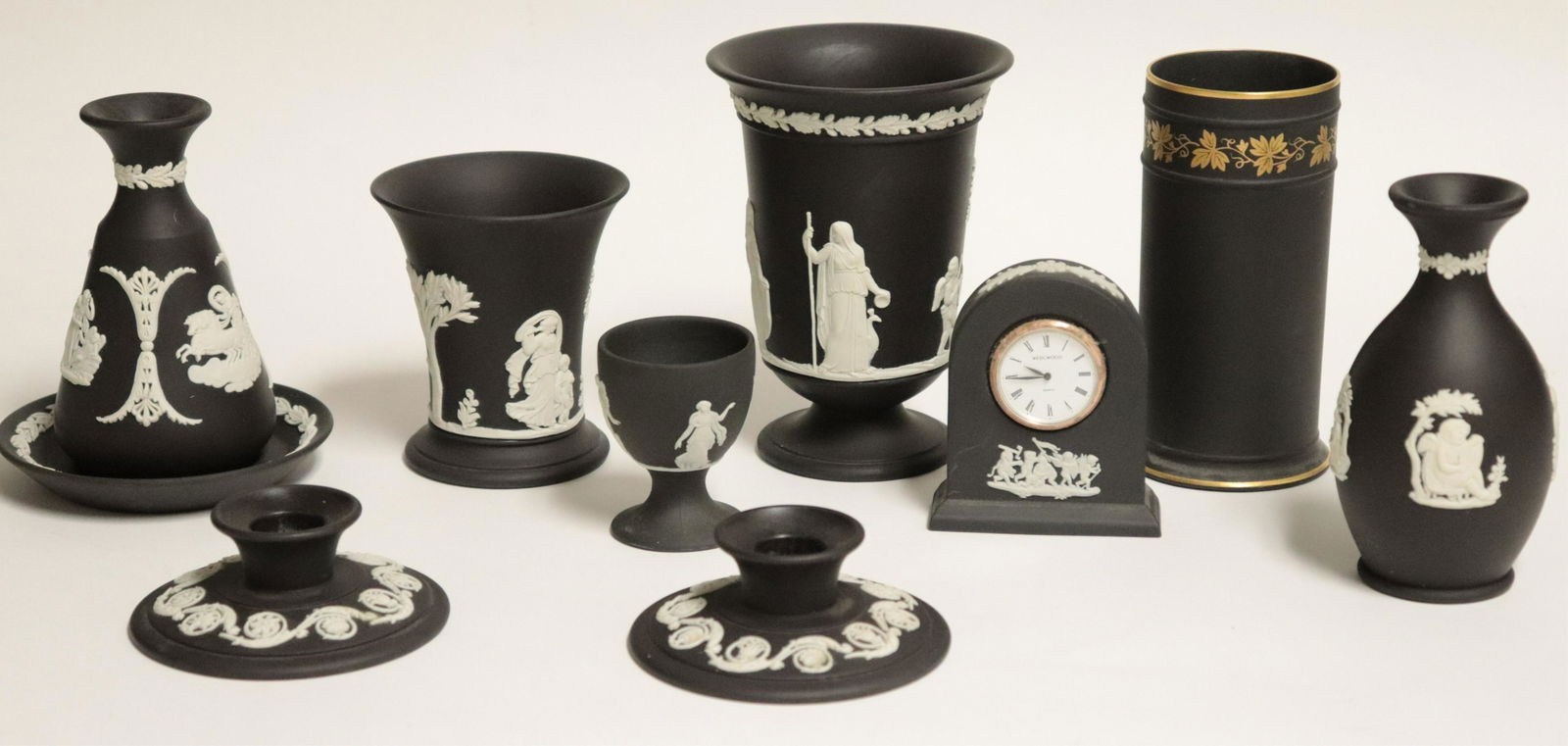 10 Wedgwood Black Basalt Small Items (1 of 6)