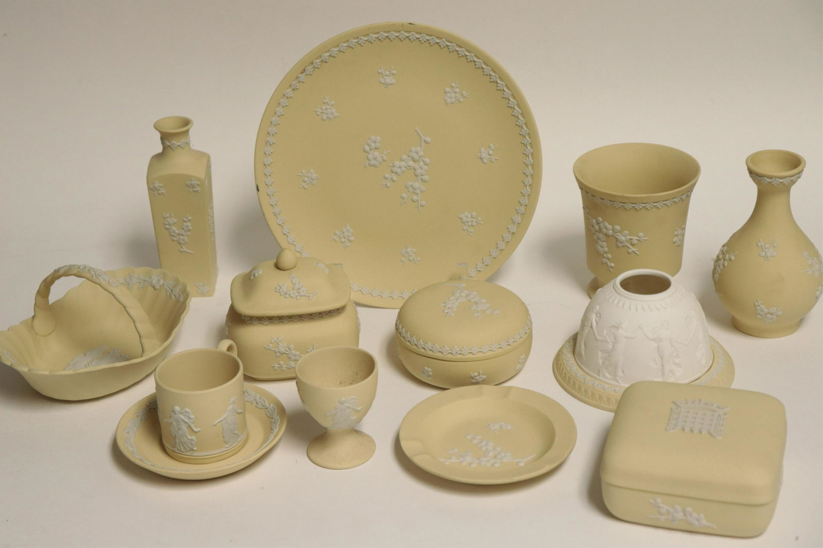 11 Wedgwood Yellow Jasperware (1 of 6)