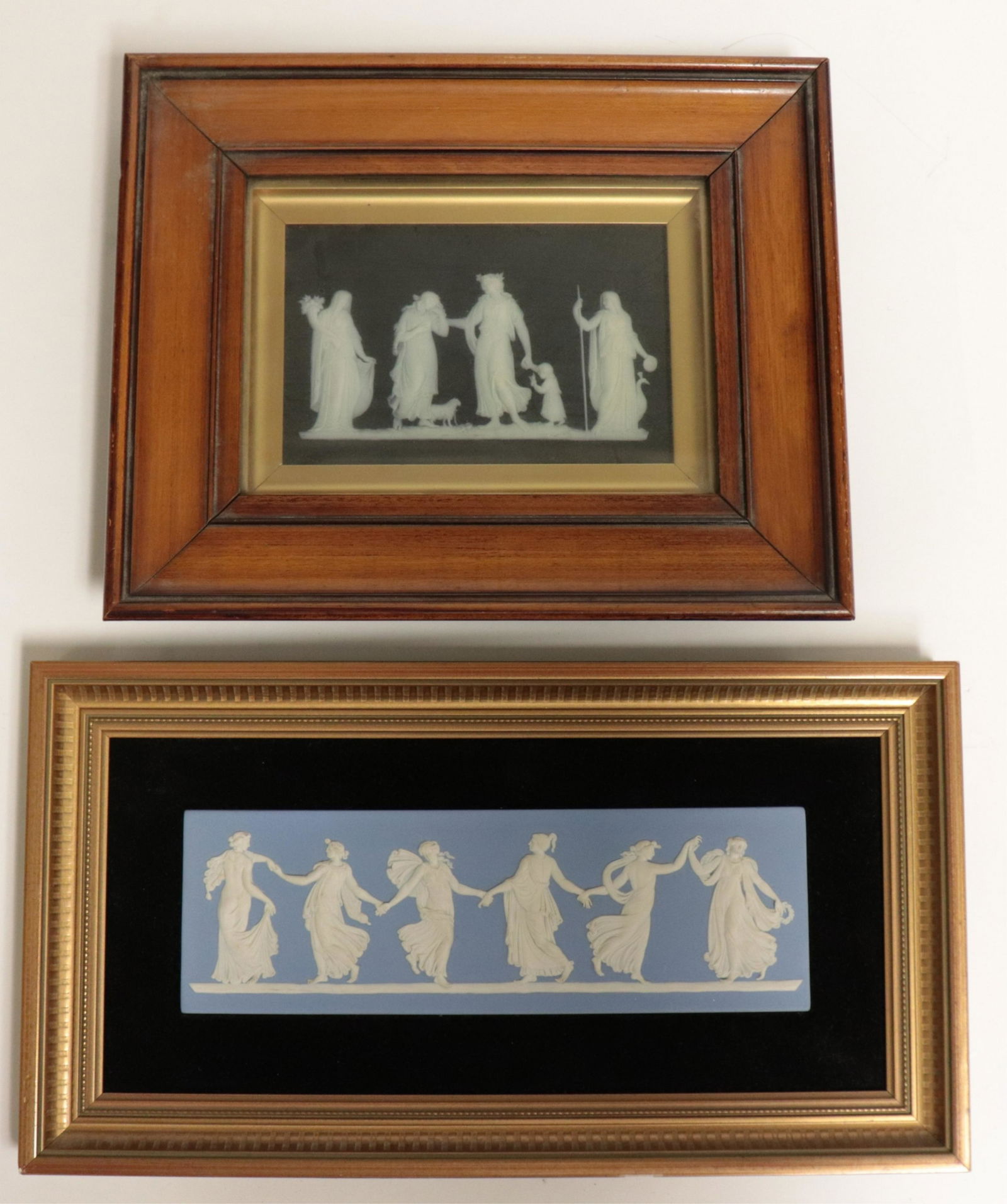 2 Wedgwood Plaques (1 of 5)