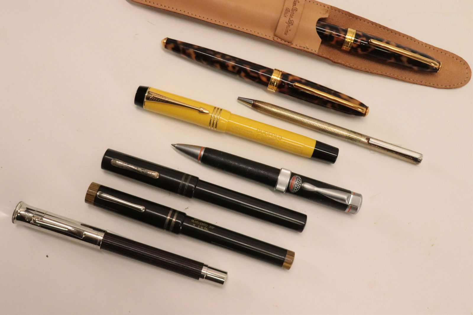 8 Fountain / Ball Point Pens (1 of 7)