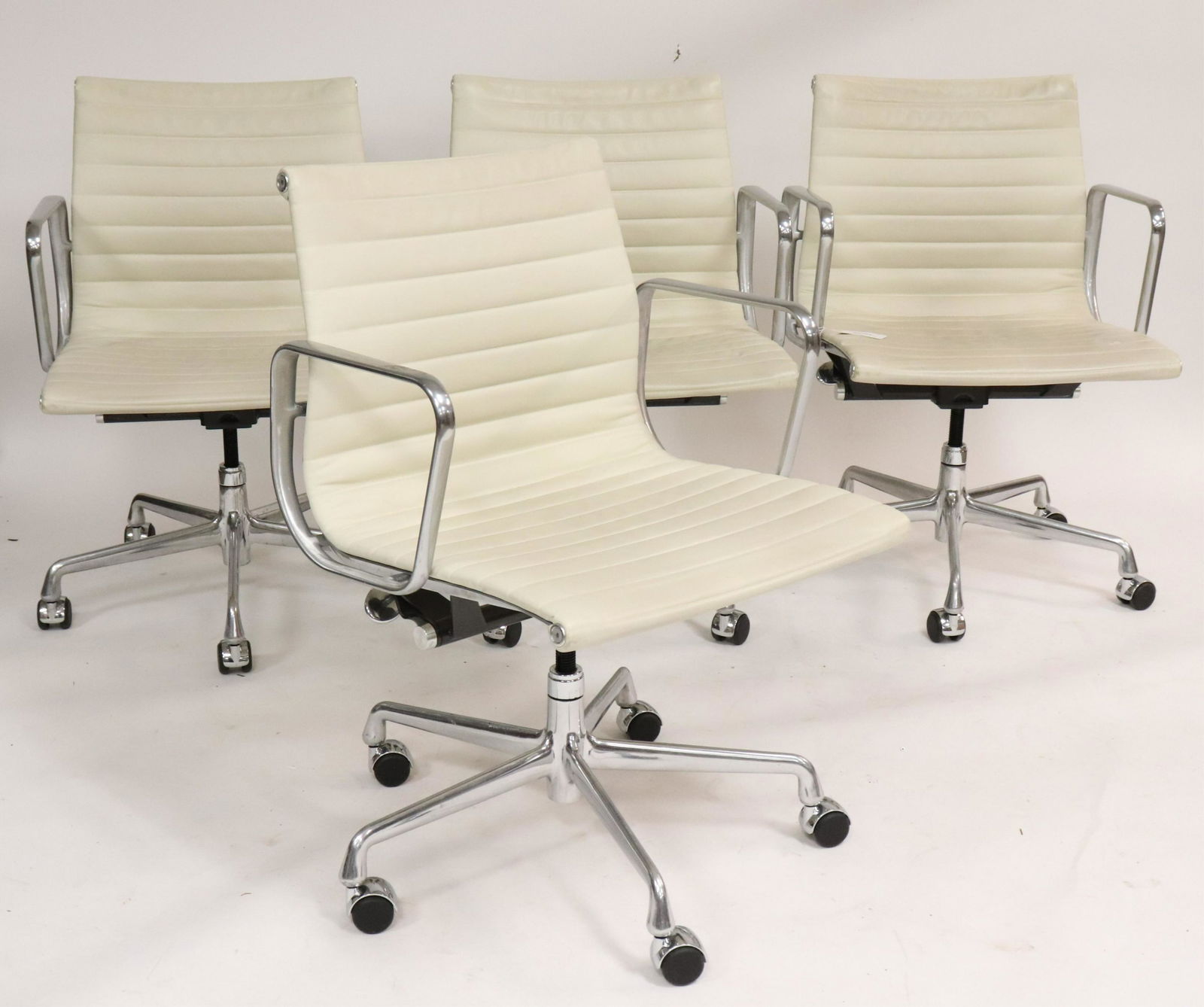 Set of 4 Eames for Herman Miller AG Office Chairs (1 of 8)