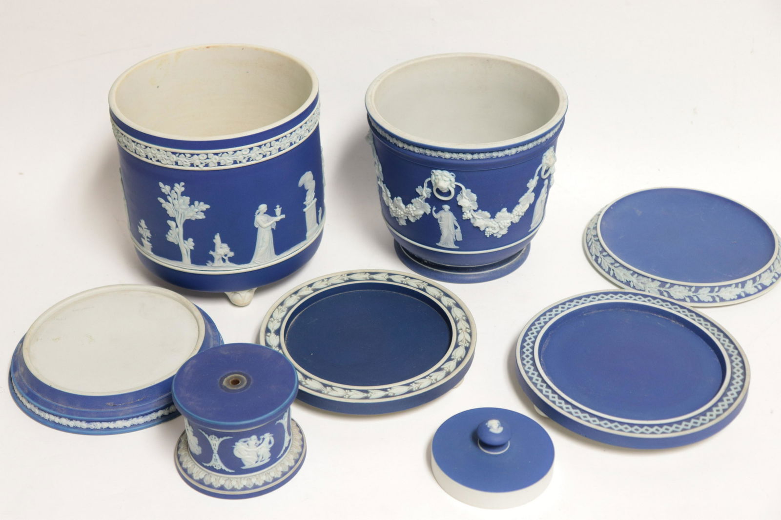 2 Wedgwood Dark Blue Jasper Dip Cache Pot (1 of 9)