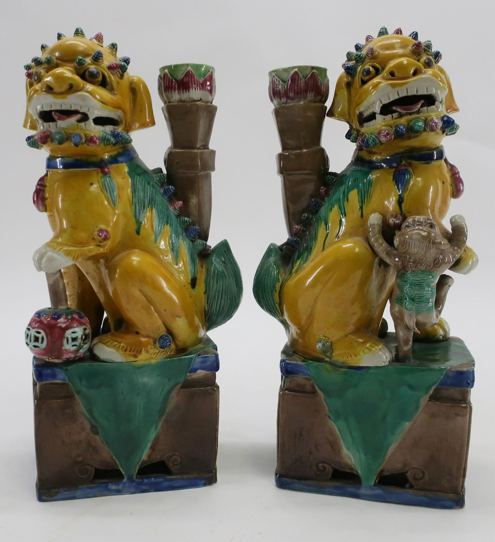 Pair of Guardian Foo Lions (1 of 6)