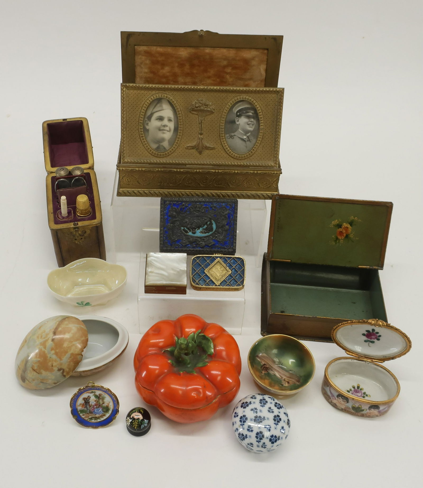 14 Various Small Boxes/Dishes: 14 Various Small Boxes/Dishes, includes .800 silver & enamel, fitted pig skin necessaire, gilt bronze with interior 'photo frame' lid, Belleek, Royal Bayreuth box & tiny bowl, Capodimonte & Limoges Di