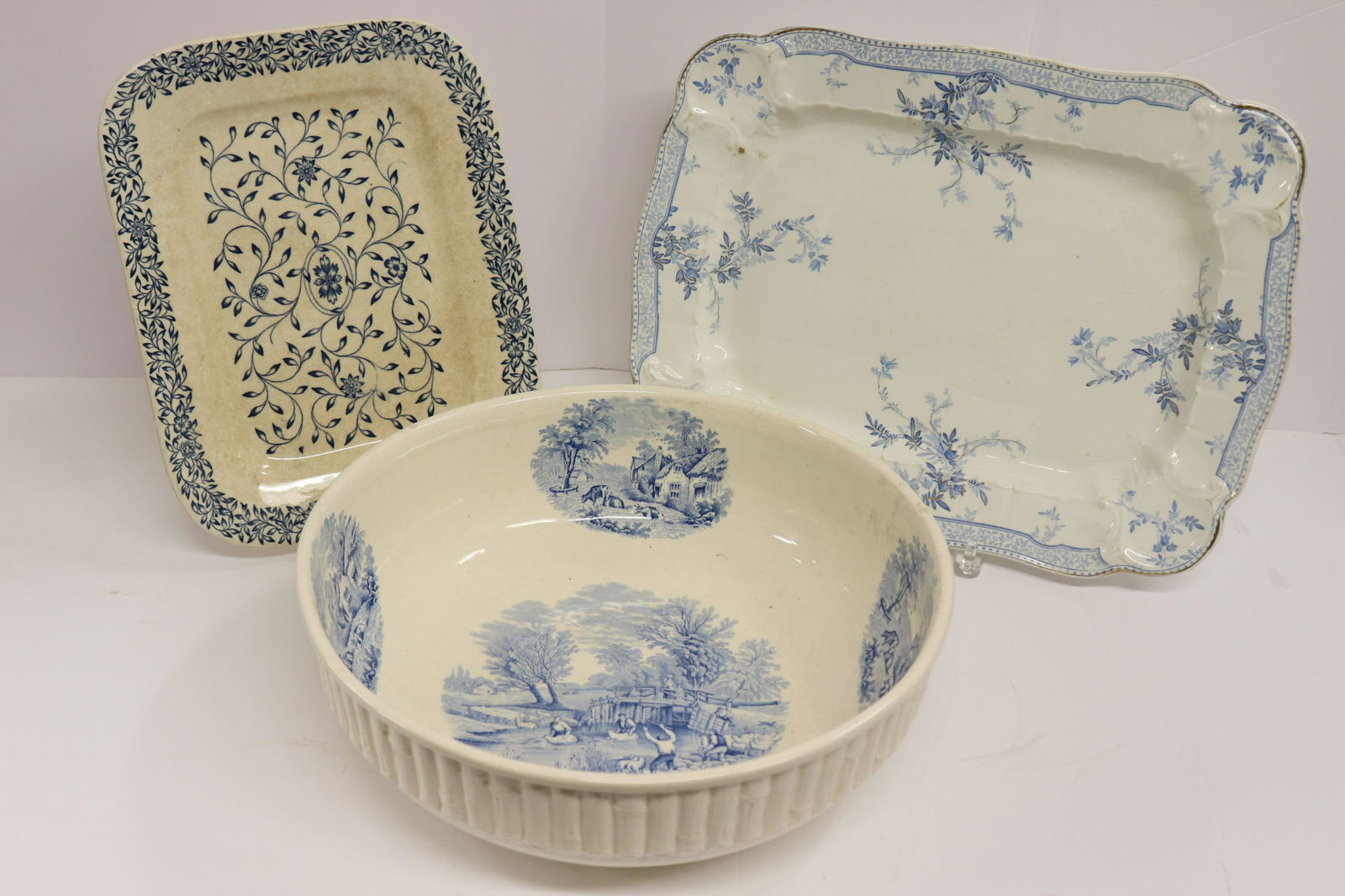 3 Blue & White Transferware Platters/Bowl (1 of 7)