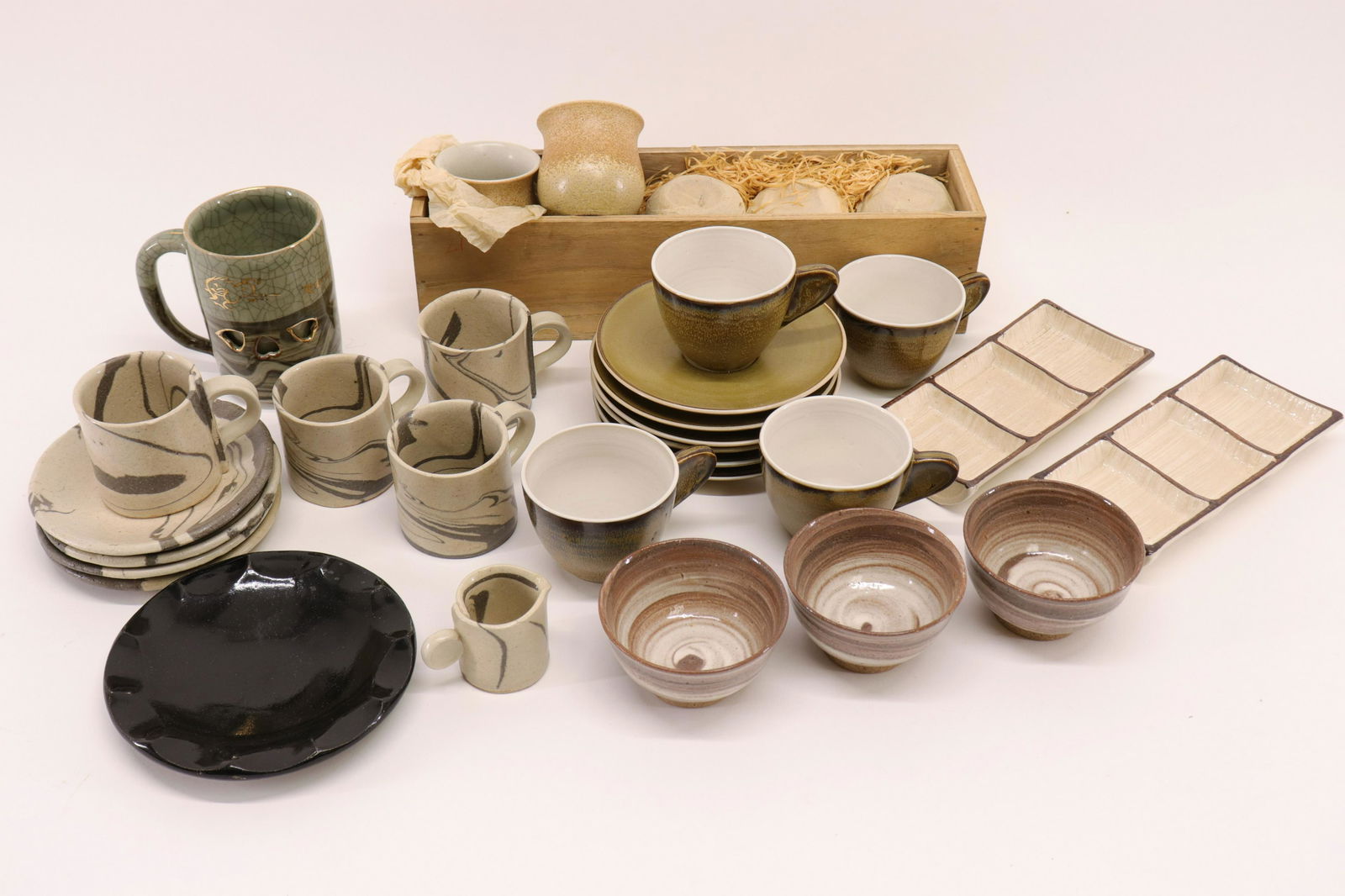 Contemporary Asian Stoneware and Ceramics (1 of 4)