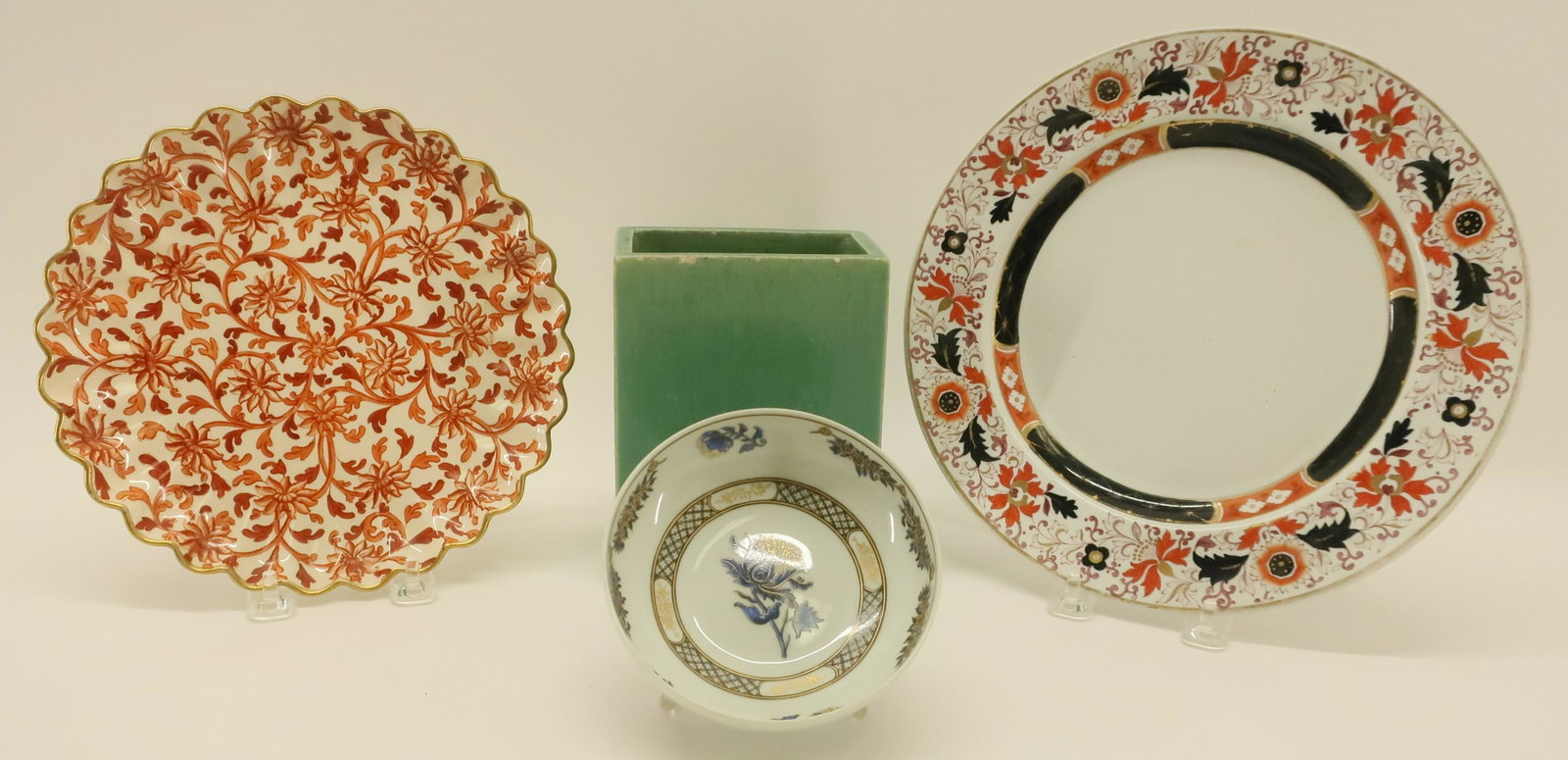 4 Pieces of Pottery/Ironstone/Porcelain: 4 Pieces of Pottery/Ironstone/Porcelain, comprises: a green vase, 2 plates, one by Copeland and a small Lalique bowl Dimensions: Vase 6" H x 4 1/2" W, Larger plate 10" dia. (ESCR6521/4)(WT)