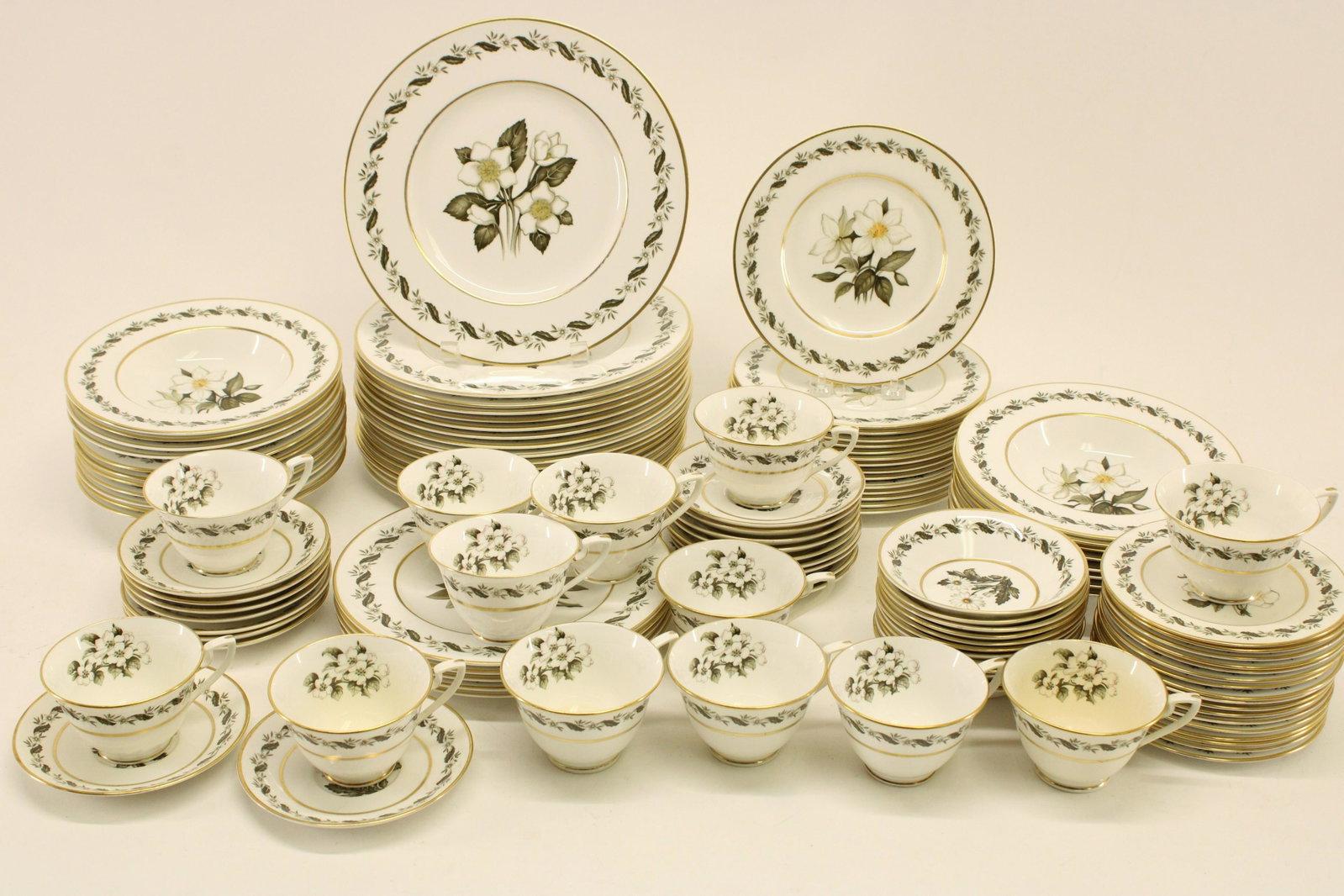 Royal Worcester Porcelain Dinner Service, Bernina: Royal Worcester Porcelain Dinner Service, Bernina pattern, comprises: 18 dinner plates (10 1/2" dia., 1 rim chip), 5 lunch plates (9" dia.), 19 soup plates (8 1/4" dia., 1 discolored, 1 with chips to 