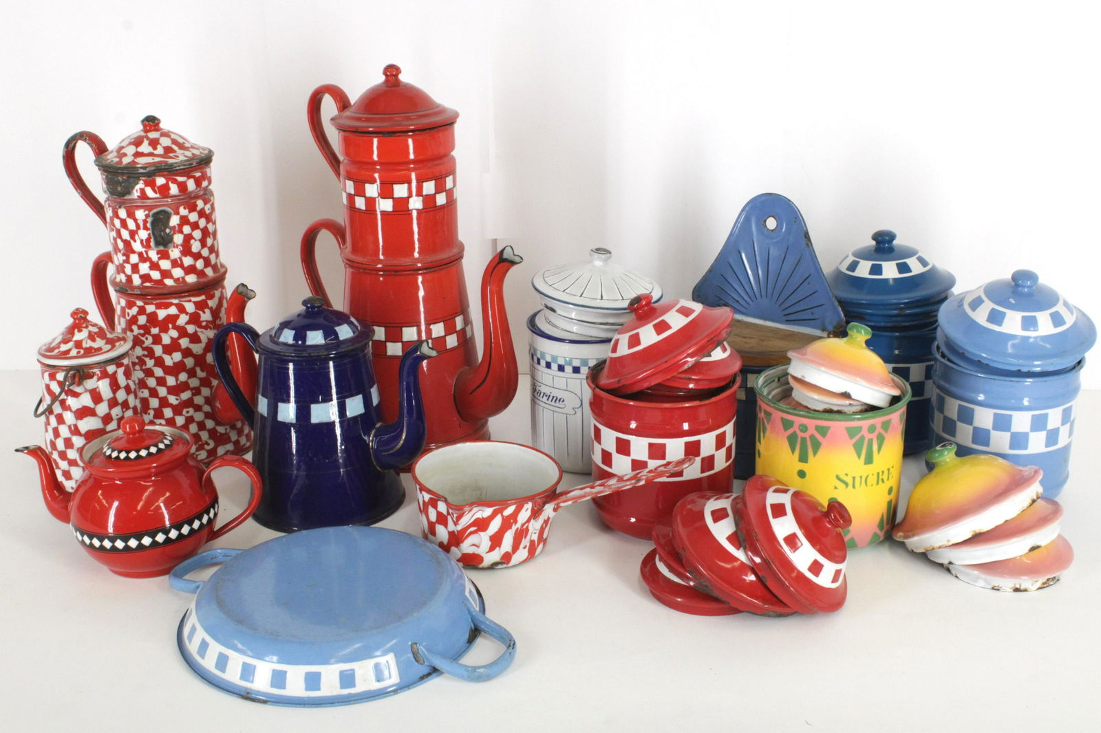 Lot Vintage Enamel Kitchen Ware (1 of 3)